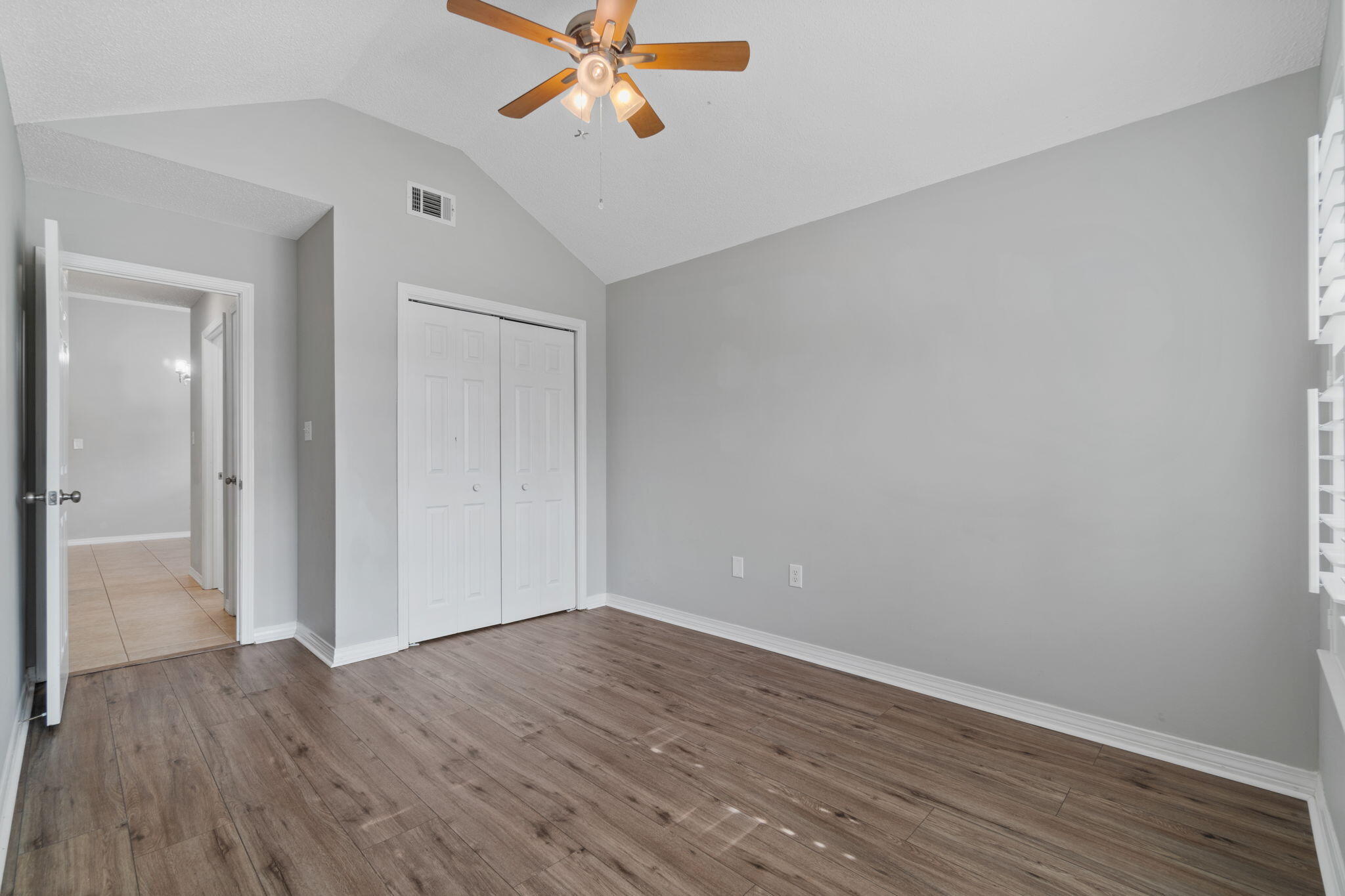 BAYSIDE - Residential Lease