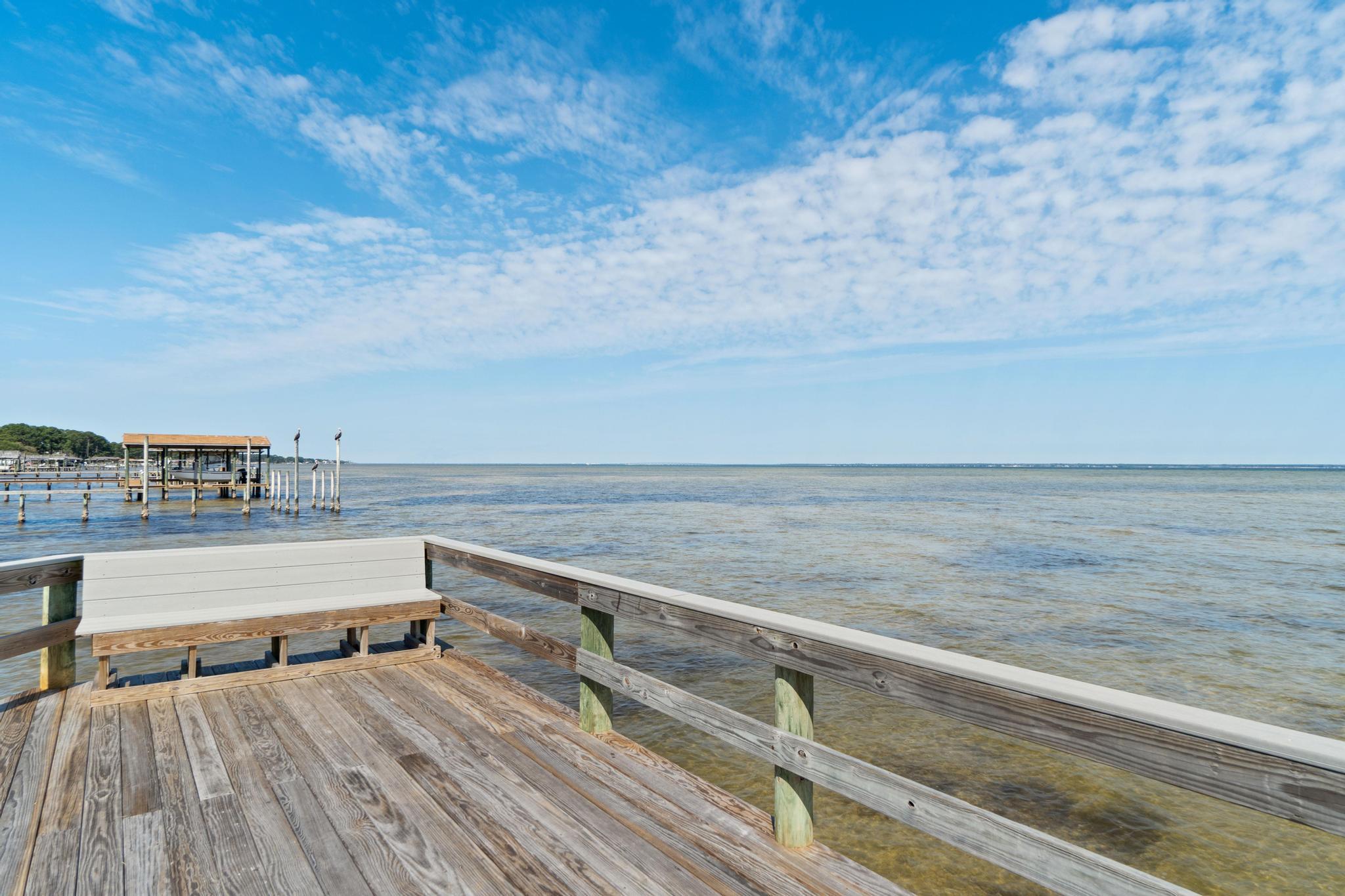 BAYSIDE - Residential Lease