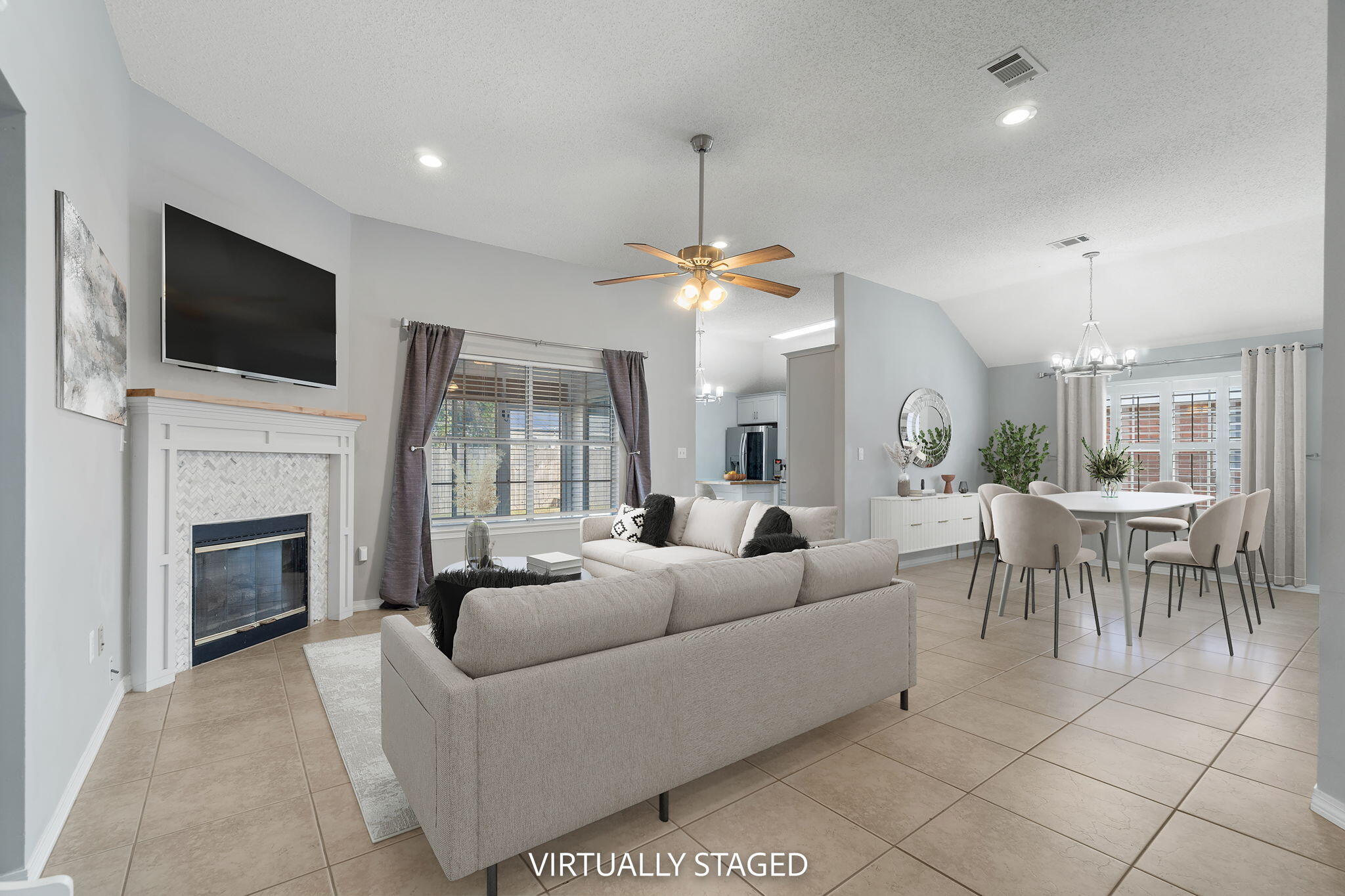 BAYSIDE - Residential Lease