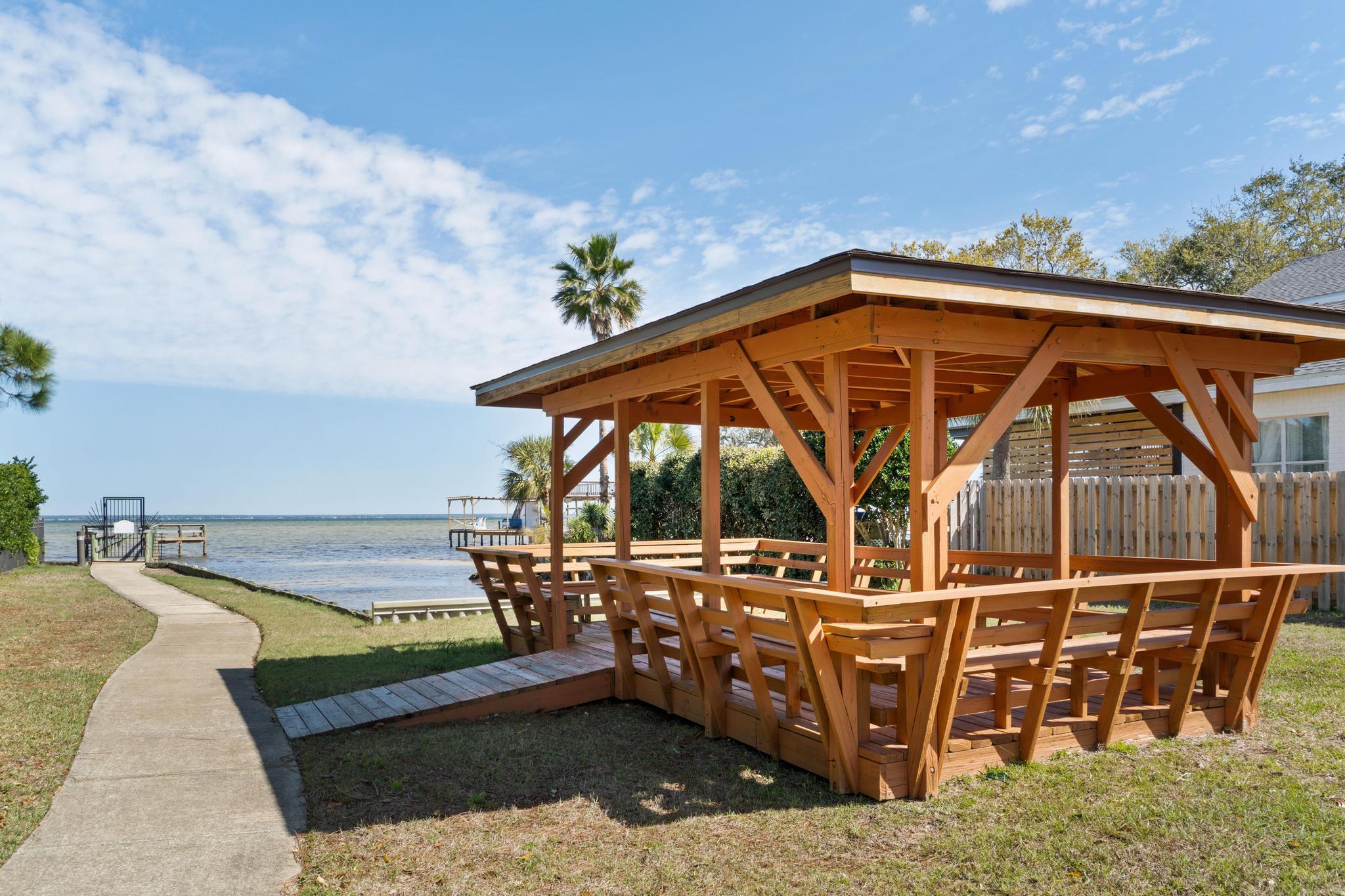 BAYSIDE - Residential Lease