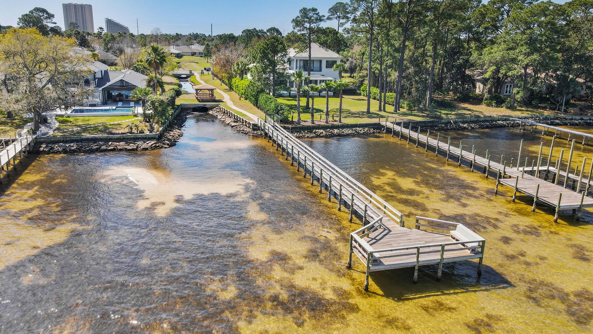 BAYSIDE - Residential Lease