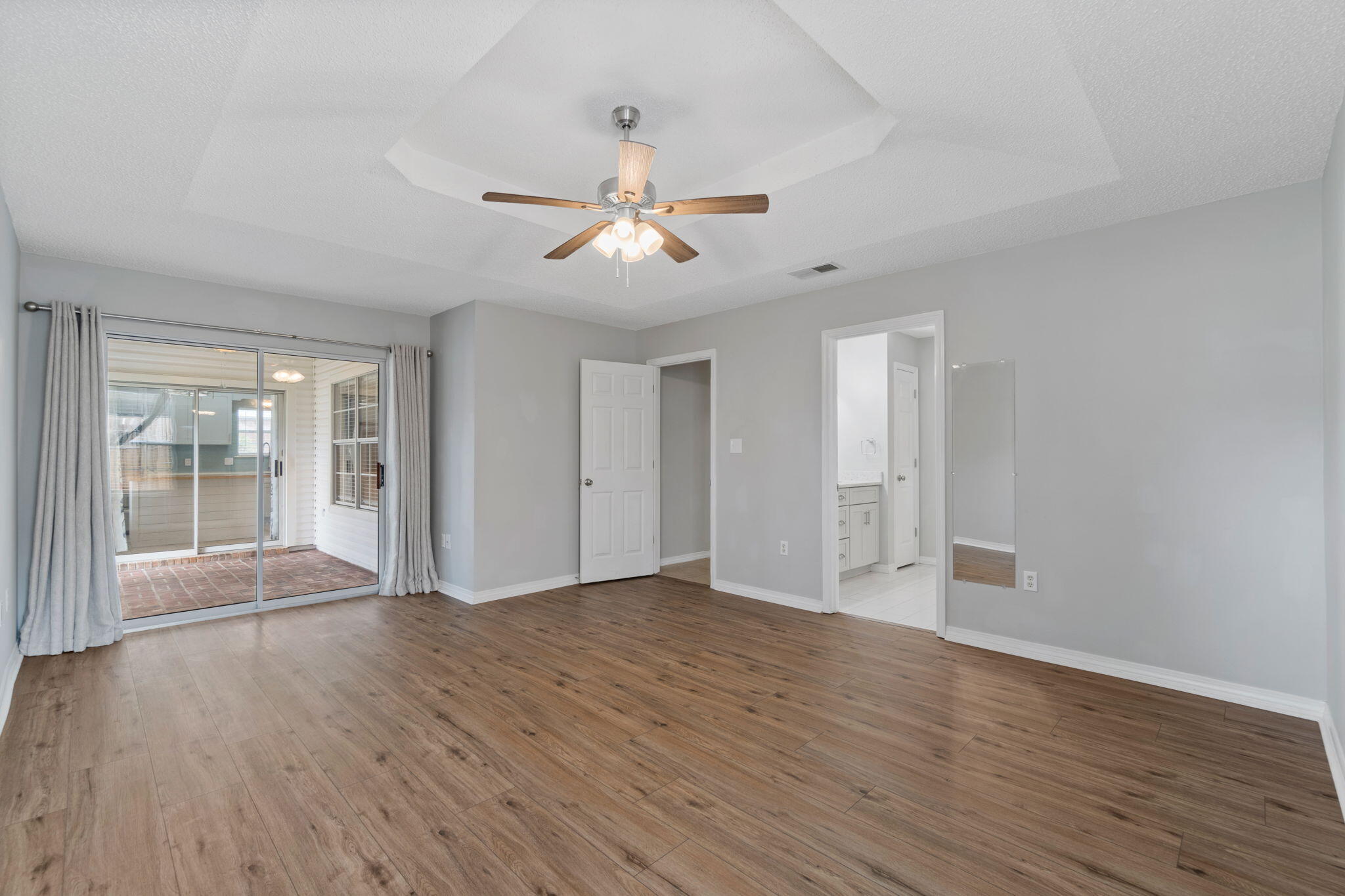 BAYSIDE - Residential Lease