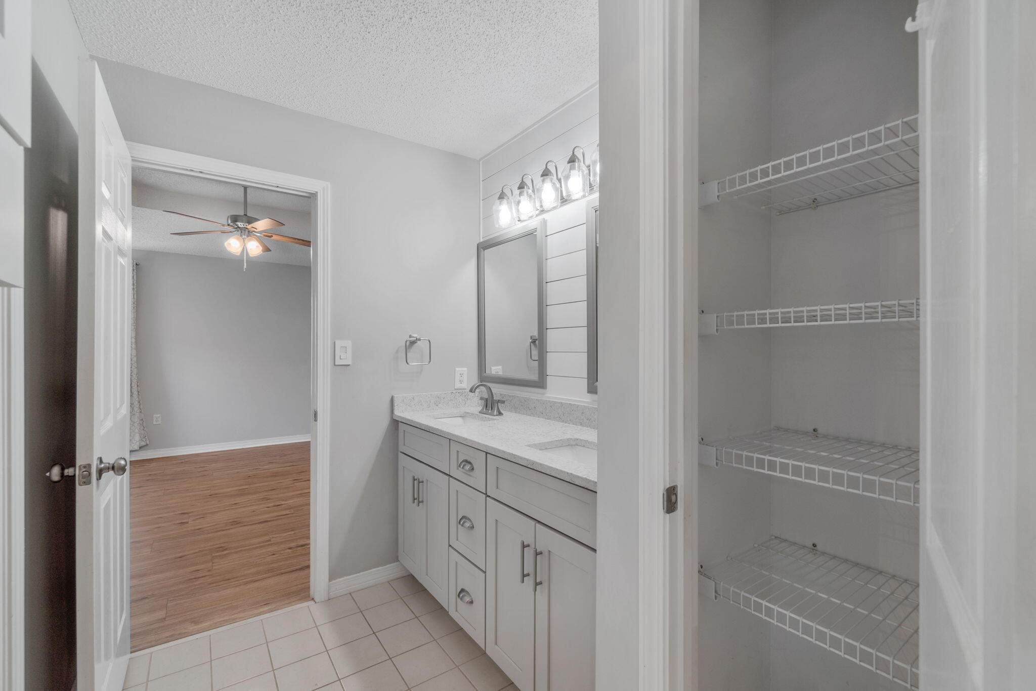 BAYSIDE - Residential Lease