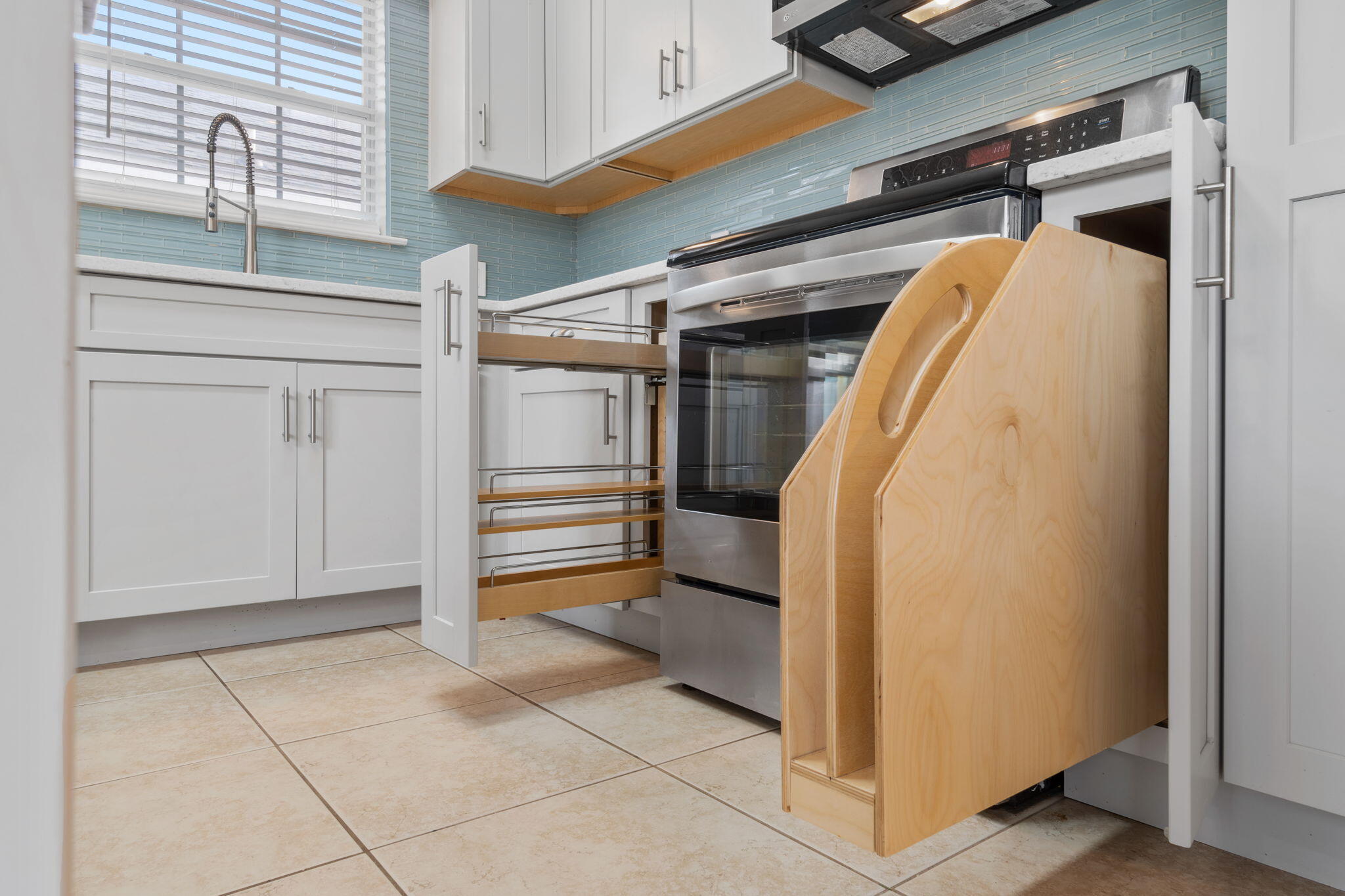 BAYSIDE - Residential Lease