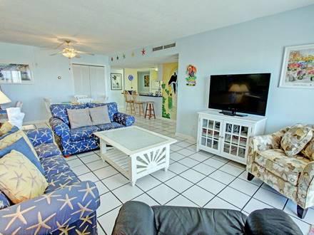 HOLIDAY SURF & RACQUET CLUB - Residential