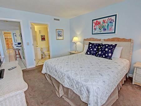 HOLIDAY SURF & RACQUET CLUB - Residential