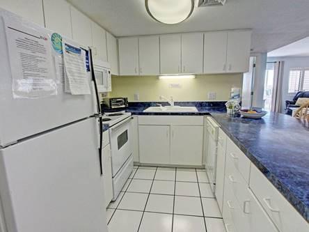 HOLIDAY SURF & RACQUET CLUB - Residential