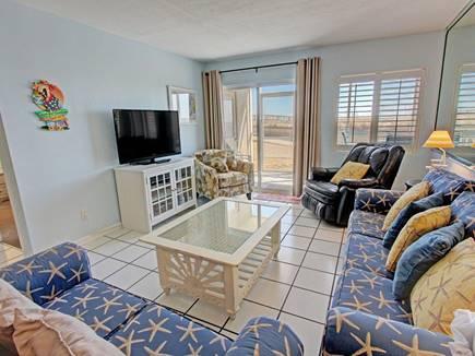 HOLIDAY SURF & RACQUET CLUB - Residential