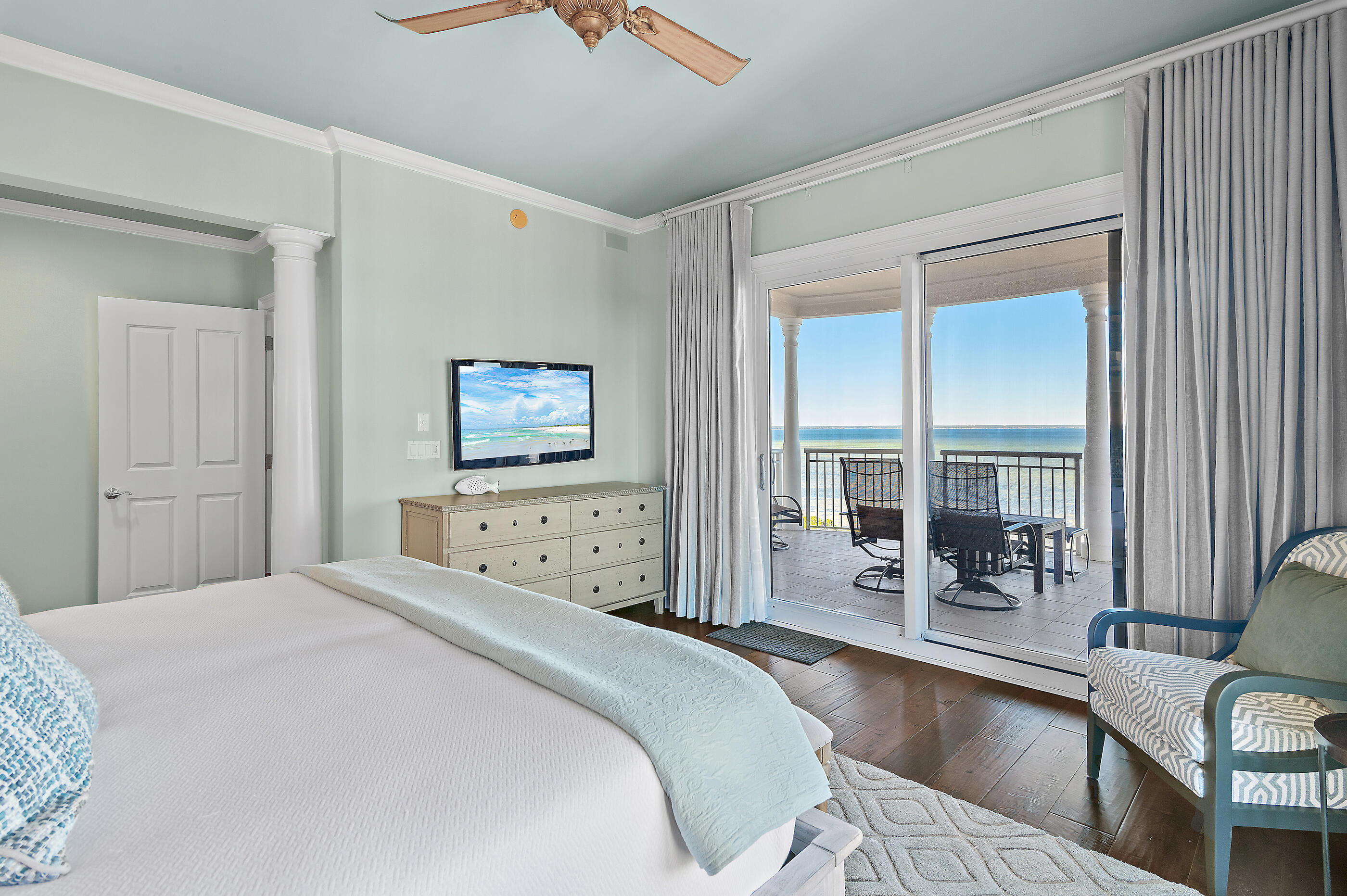 ONE WATER PLACE AT KELLY PLANTATION - Residential