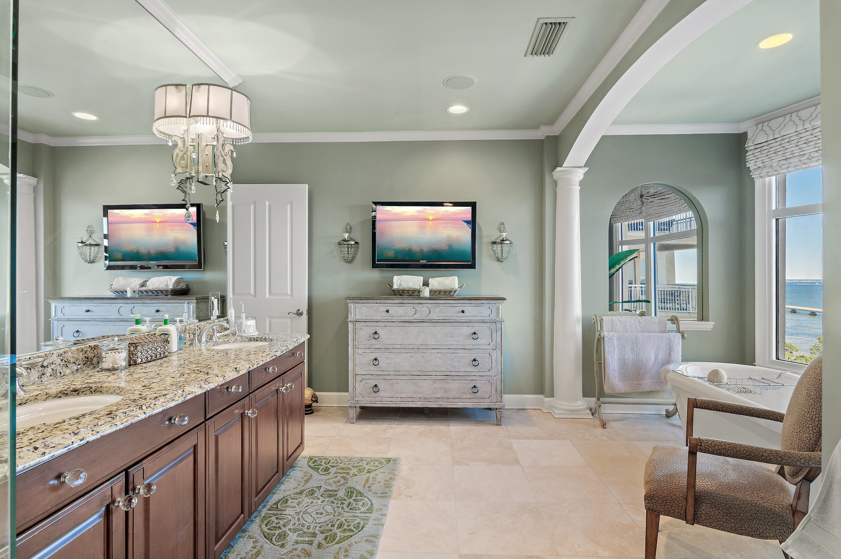 ONE WATER PLACE AT KELLY PLANTATION - Residential