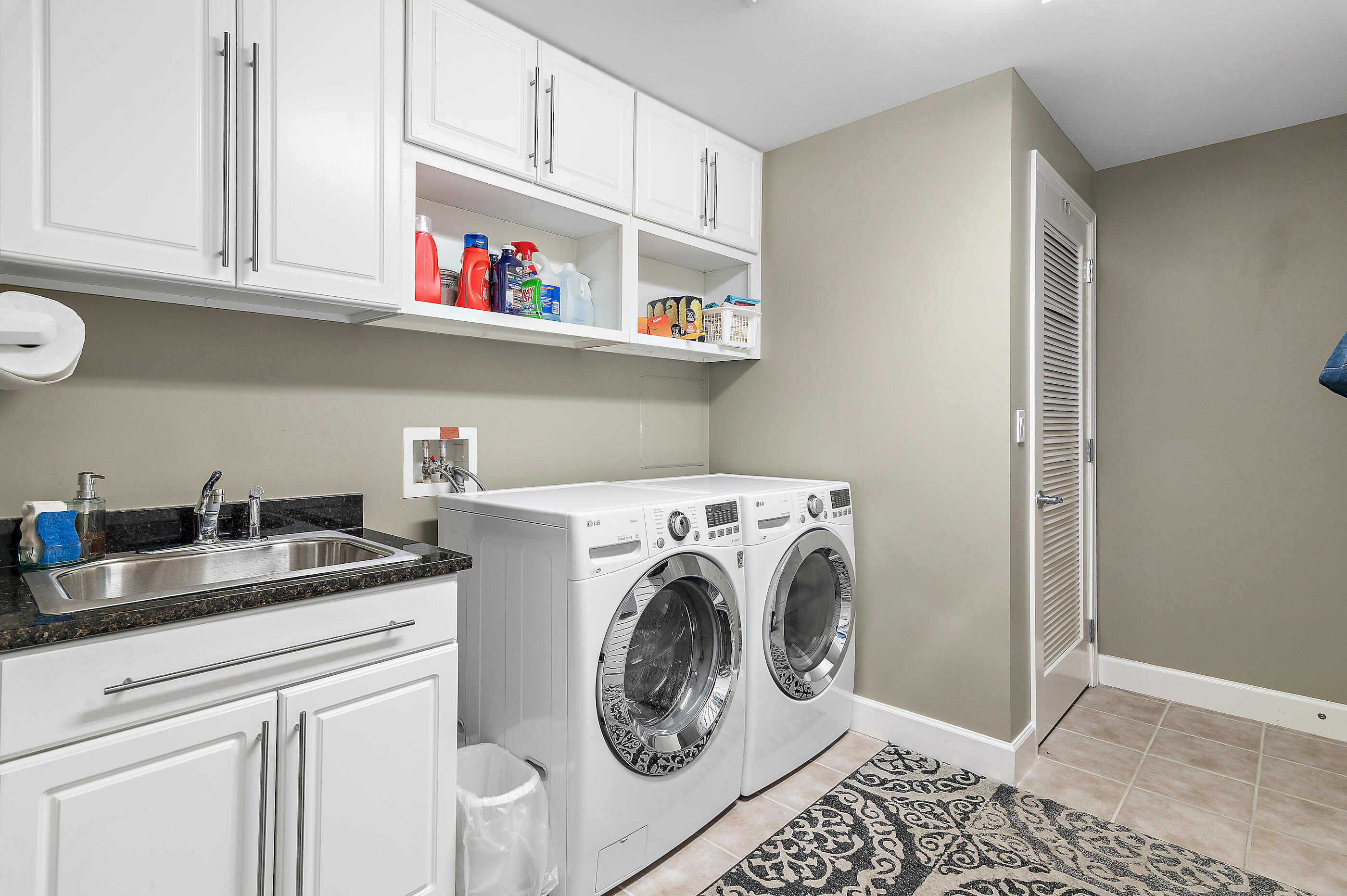 ONE WATER PLACE AT KELLY PLANTATION - Residential