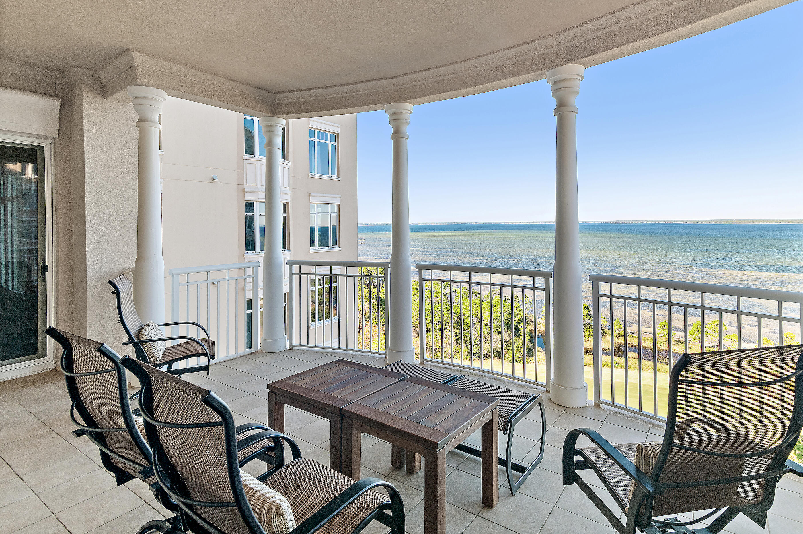 ONE WATER PLACE AT KELLY PLANTATION - Residential