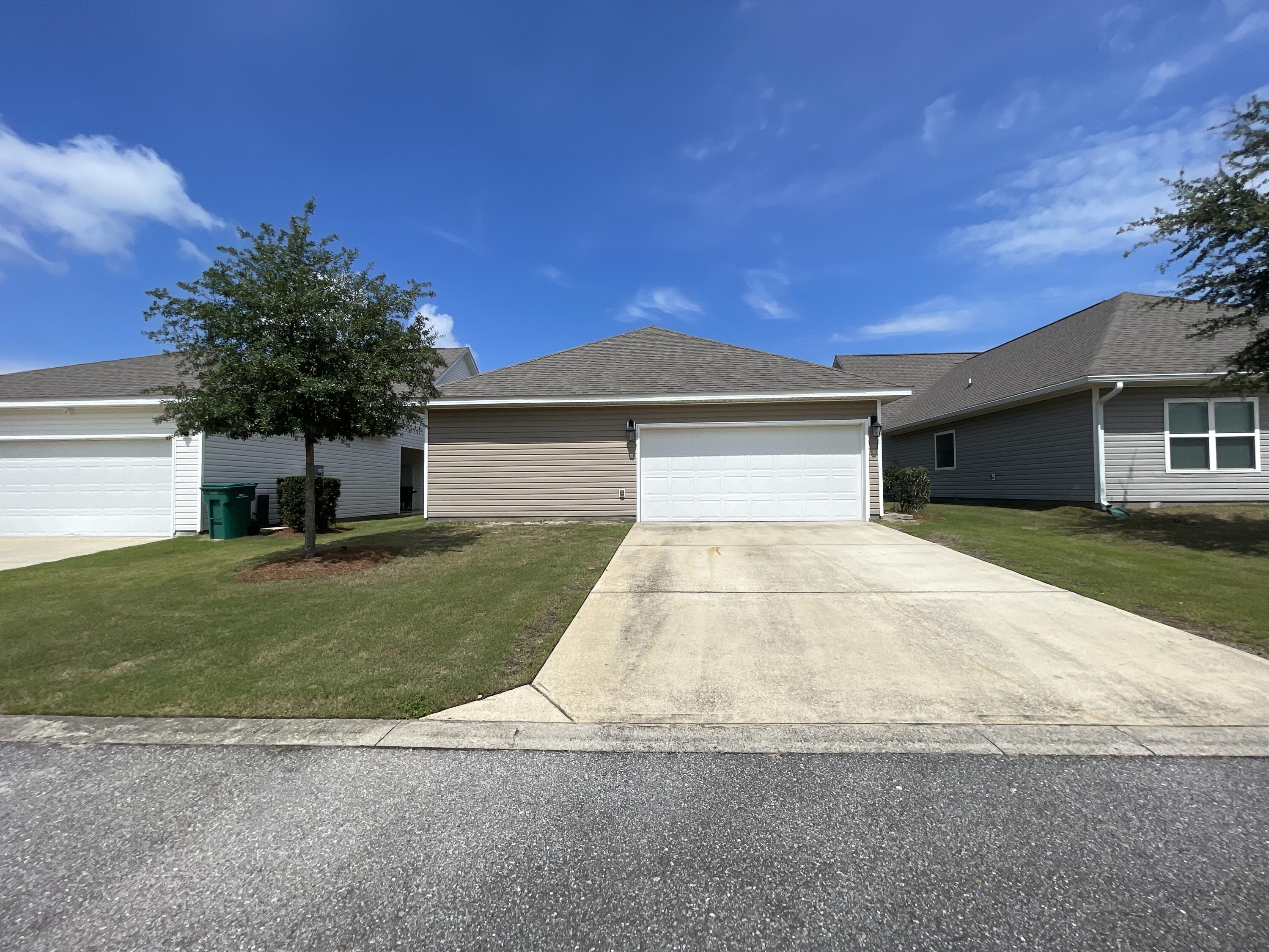 HAMMOCK BAY - Residential Lease