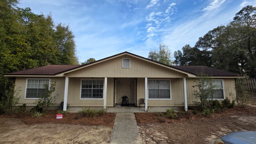 Discover a rare investment opportunity with this spacious duplex at 10140/10150 Guidy LN in Pensacola. With no rental restrictions, this property offers maximum flexibility --ideal for long-term tenants, short-term rentals, or owner-occupancy with income potential.Each side of the duplex features comfortable living spaces with 2 bedrooms and 1.5 bath, functional layouts, and private entrances on front and back, making it perfect for multi-generational living or generating steady rental income.Location Highlights: Just minutes from Downtown Pensacola, with its vibrant dining, shopping, nightlife, and Blue Wahoos Stadium. A short drive to the sugar-white beaches of the Pensacola Beach or Perdido Key. Convenient access to NAS Pensacola, home of the U.S. Navy Blue Angels. SEE MORE!! Easy reach to University of West Florida, Cordova Mall, and West Florida Hospital, and tons of dining and shopping options.
Surrounded by schools, parks, and everyday amenities.
Whether you're an investor seeking strong returns or a homeowner looking to offset costs, this duplex delivers both lifestyle and financial advantages.
Don't miss your chance to own a versatile property in one of Pensacola's most desirable areas!