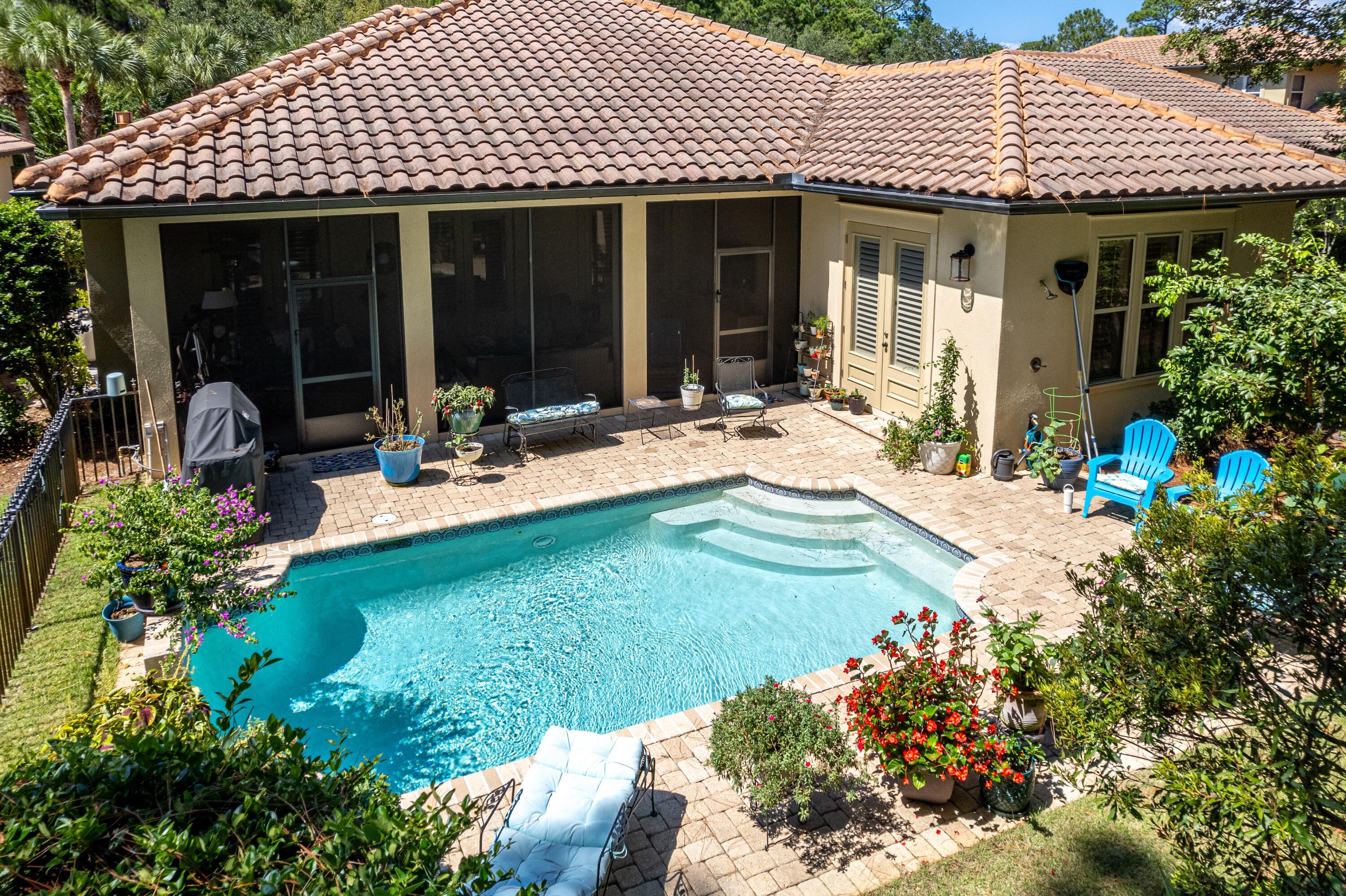 VINEYARD AT RAVEN OAKS - Residential