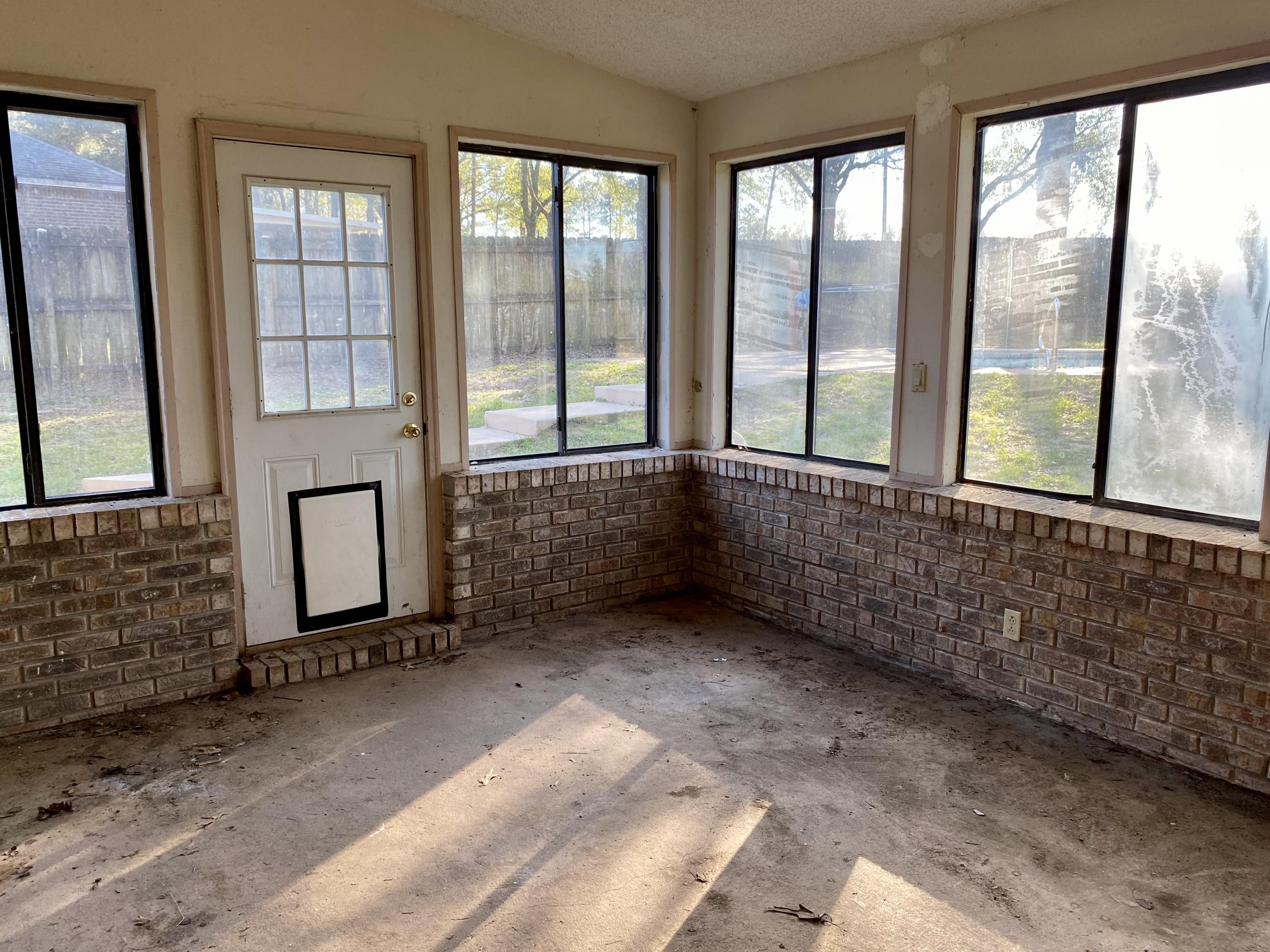 ROLLING HILLS ESTATES - Residential