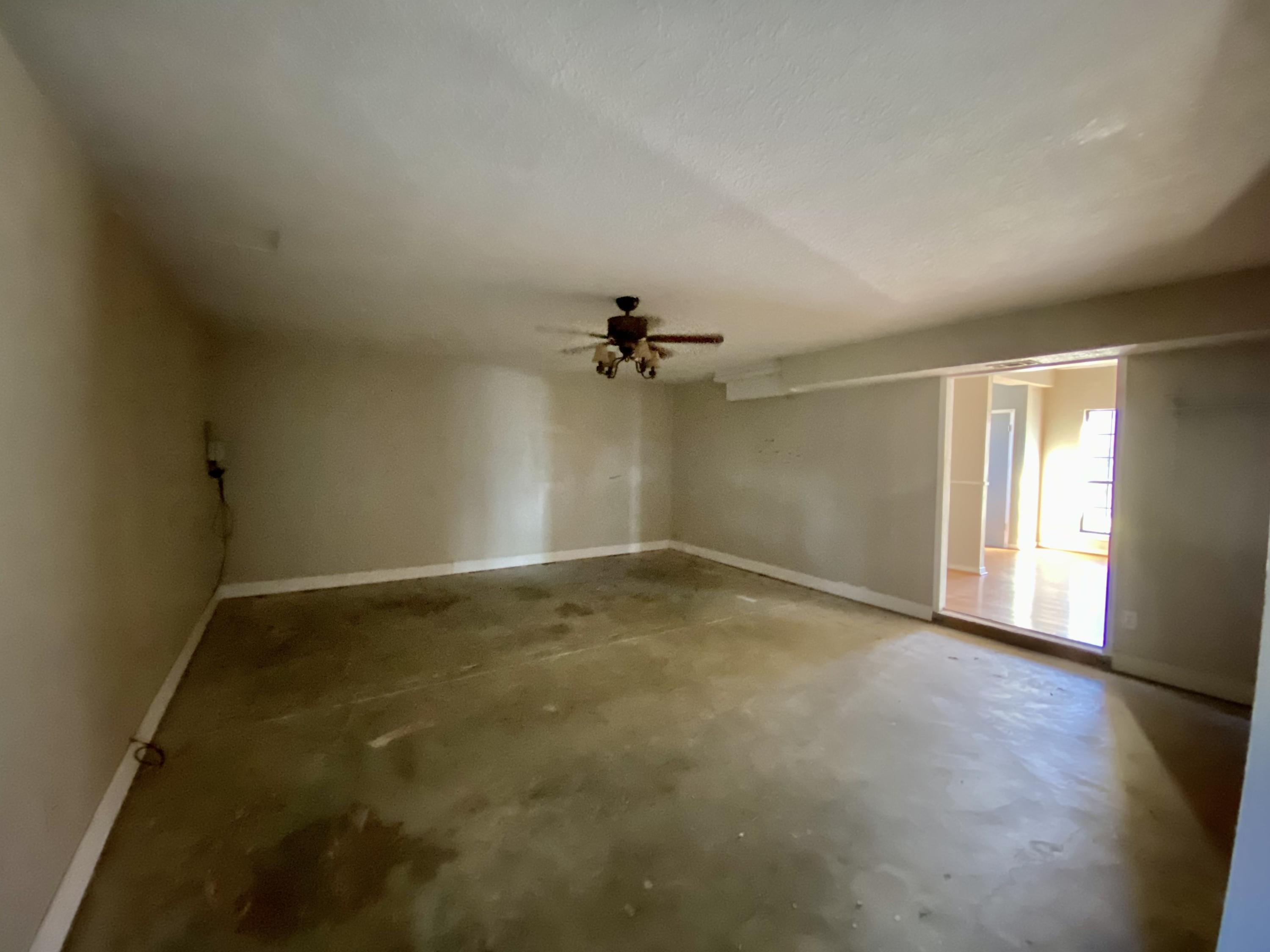 ROLLING HILLS ESTATES - Residential