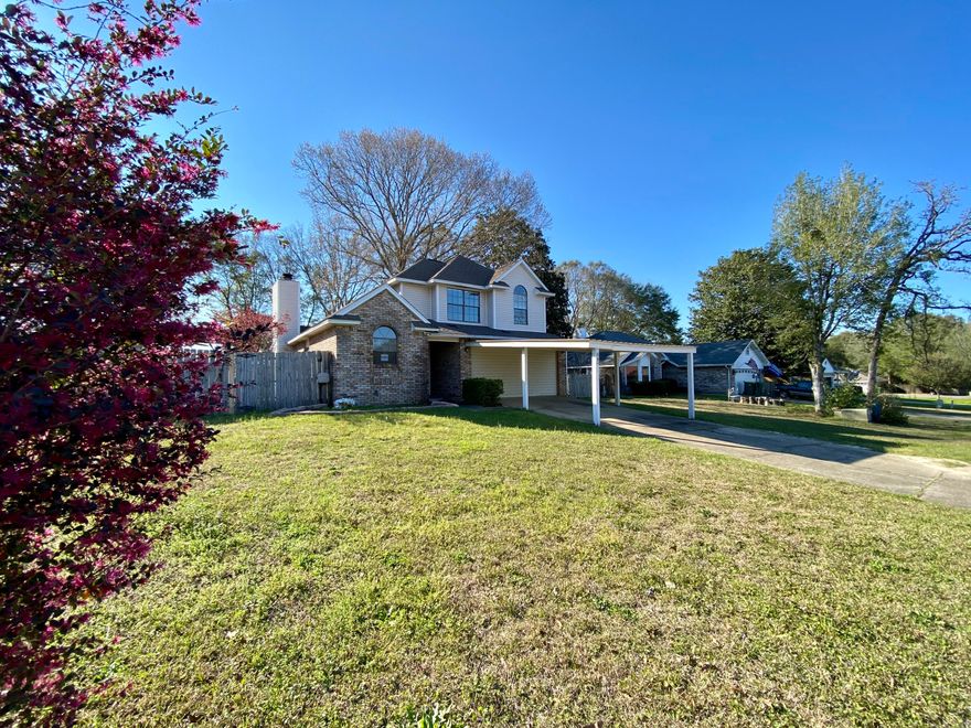 Real Estate Owned REO. Enjoy your summers in your back yard pool. This 4 bedroom 2 1/2 bath home has two living room areas and one would be perfect for the kids playroom or game room. Kitchen comes with granite counter tops, oak cabinets with under mount sink and updated ceramic tile. Living room has a brick wood burning fireplace and laminate wood flooring. The large master suite is on the first floor with private bathroom. 3 Additional bedrooms upstairs with a full bathroom. Enjoy your florida room with sliding glass windows. Great tool shed conveys for your lawn equipment. This property may qualify for Seller Financing (Vendee). Call today to view 5940 Creekside Cir