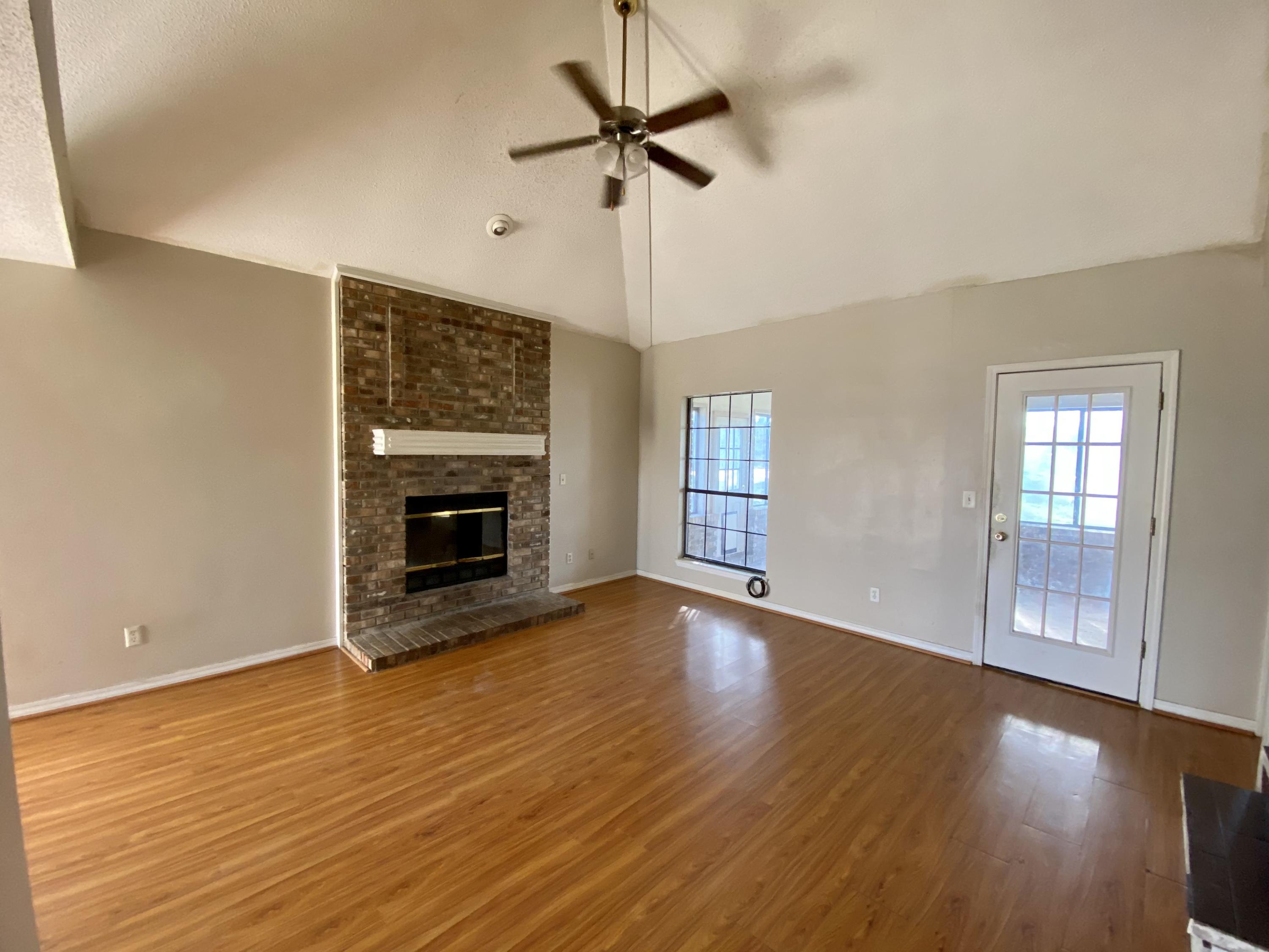 ROLLING HILLS ESTATES - Residential