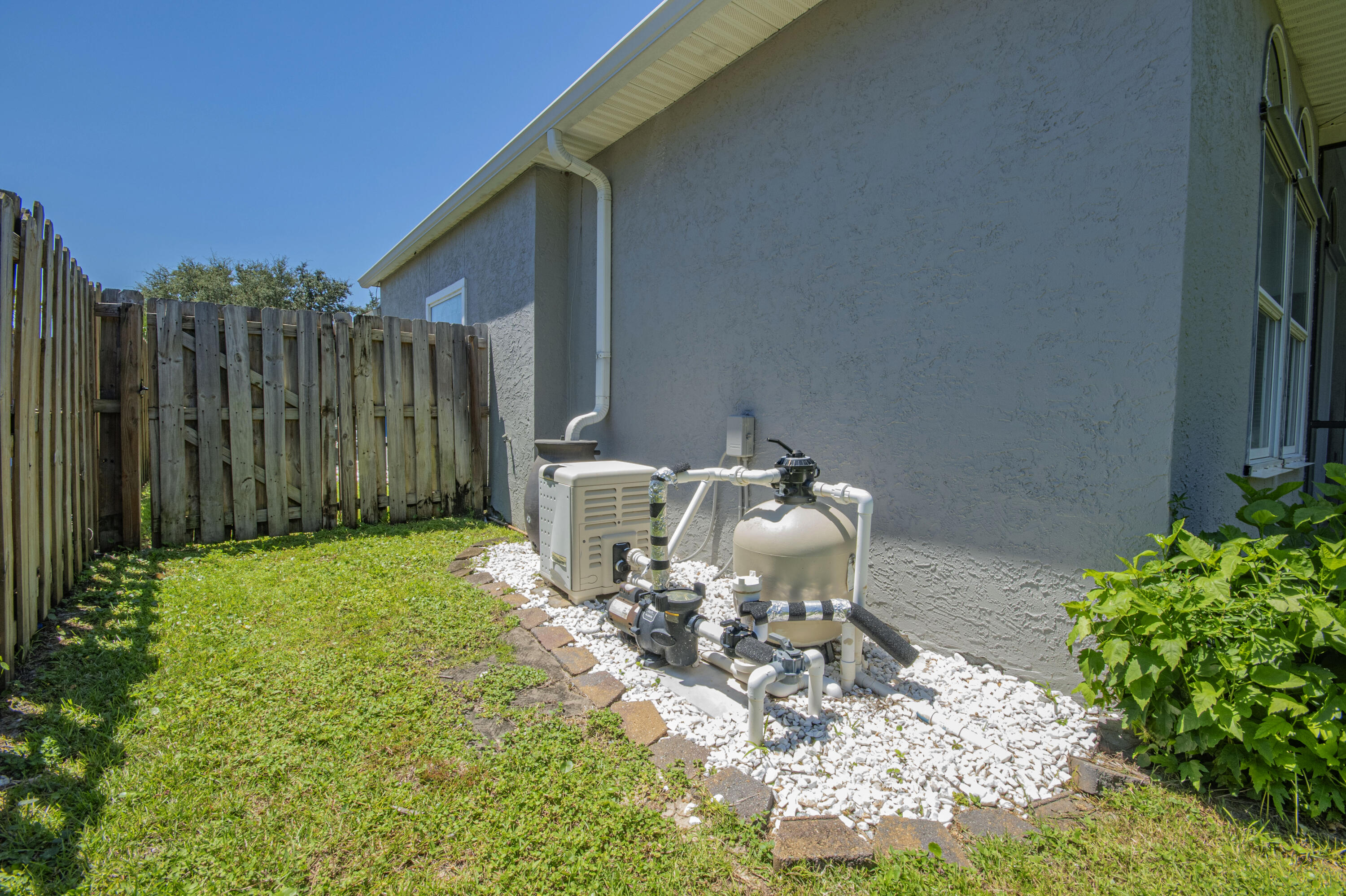 Summer Breeze - Residential