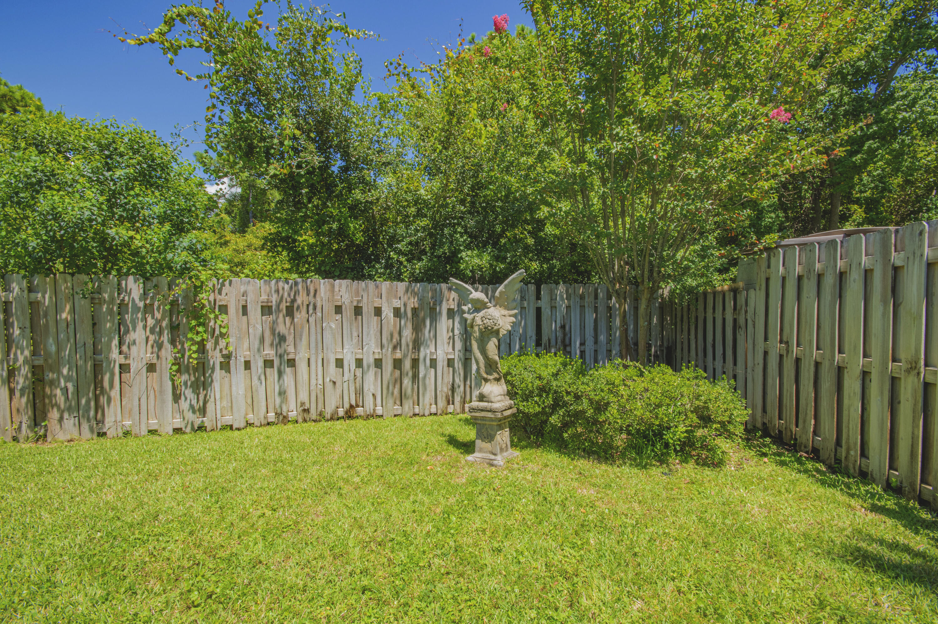 Summer Breeze - Residential