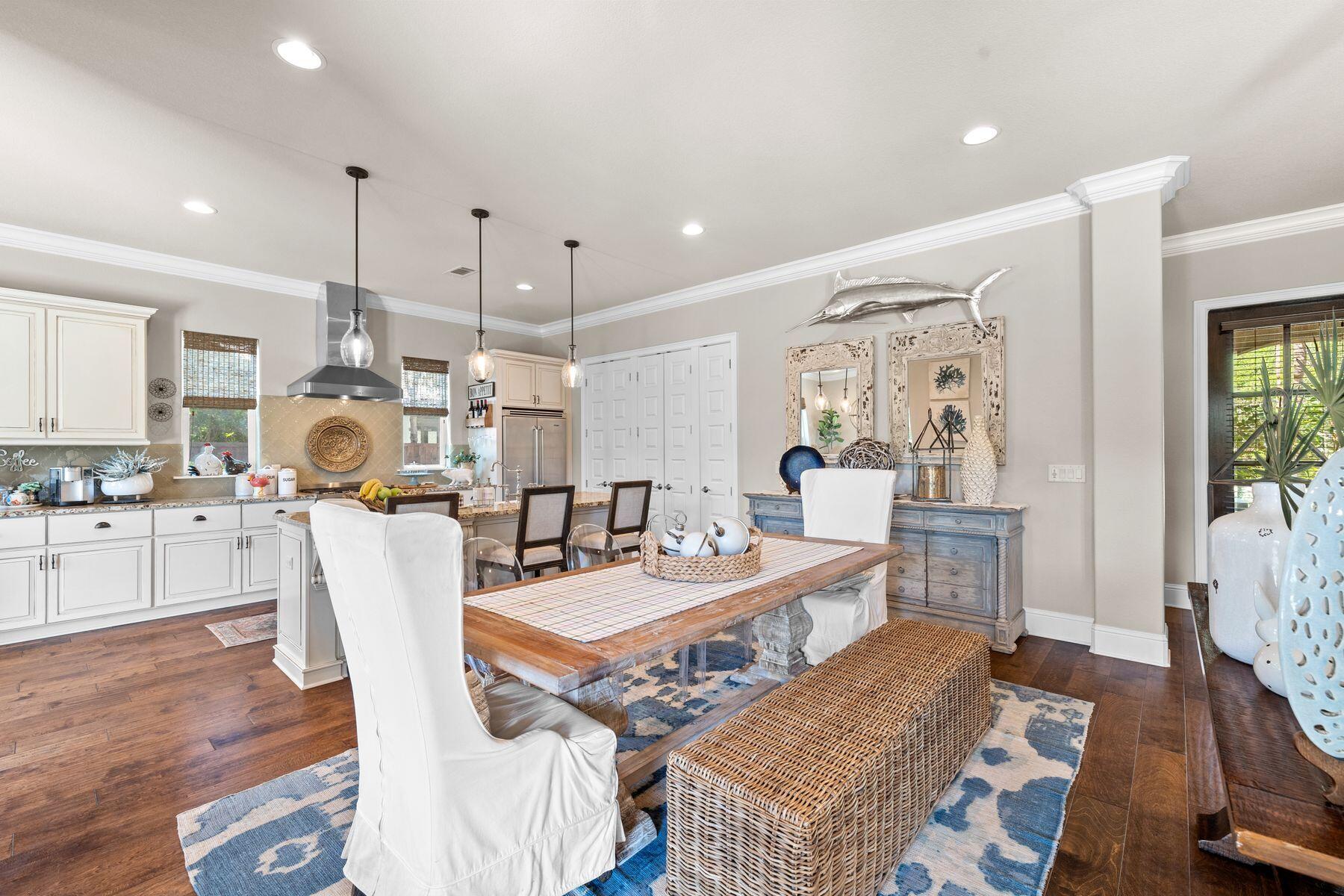 BAYTOWNE AVE EAST - Residential