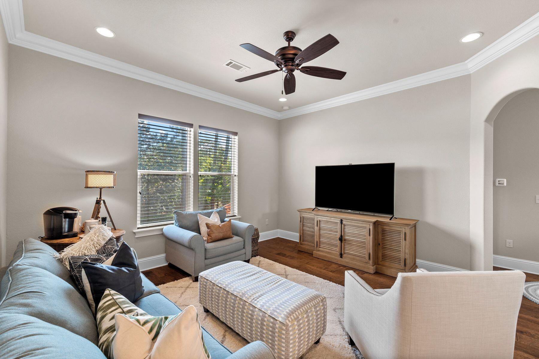 BAYTOWNE AVE EAST - Residential