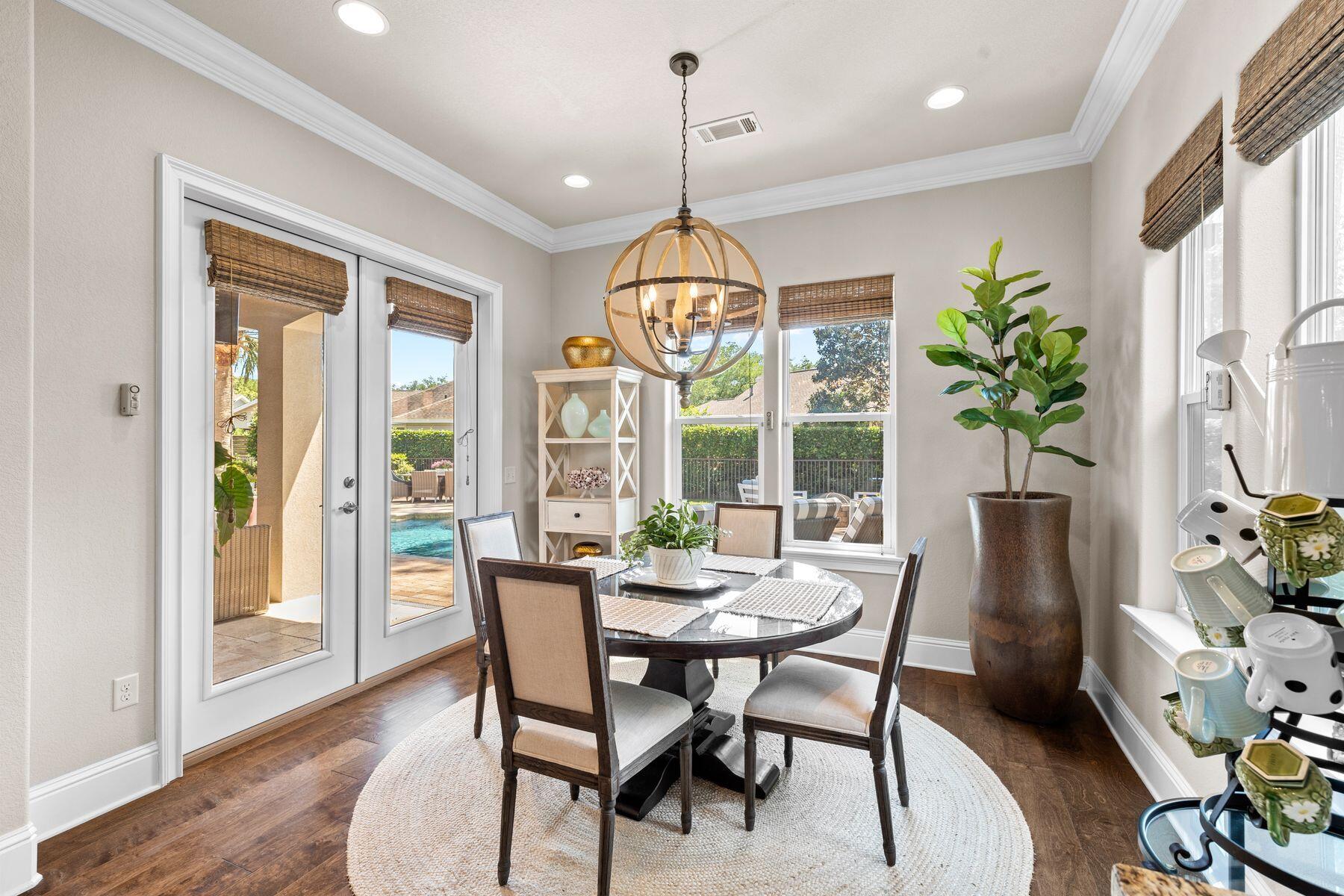 BAYTOWNE AVE EAST - Residential