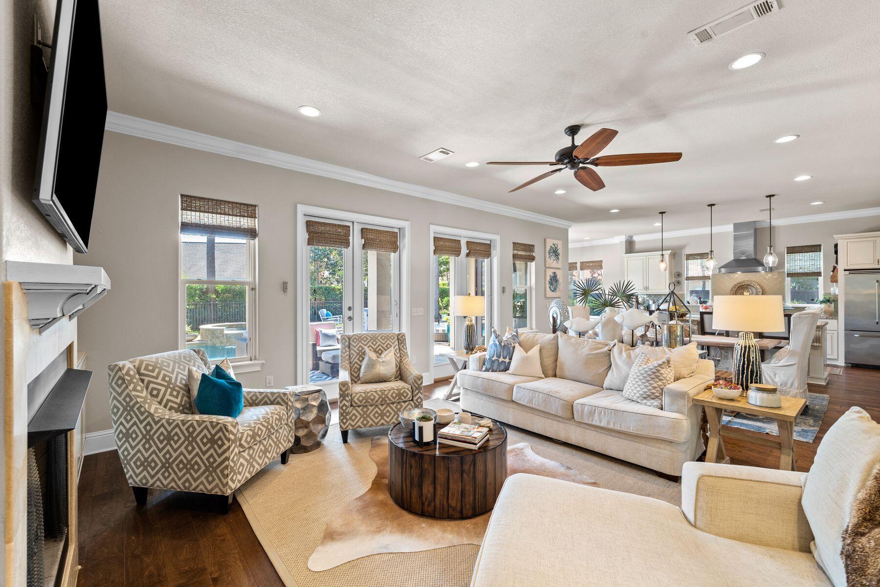 BAYTOWNE AVE EAST - Residential