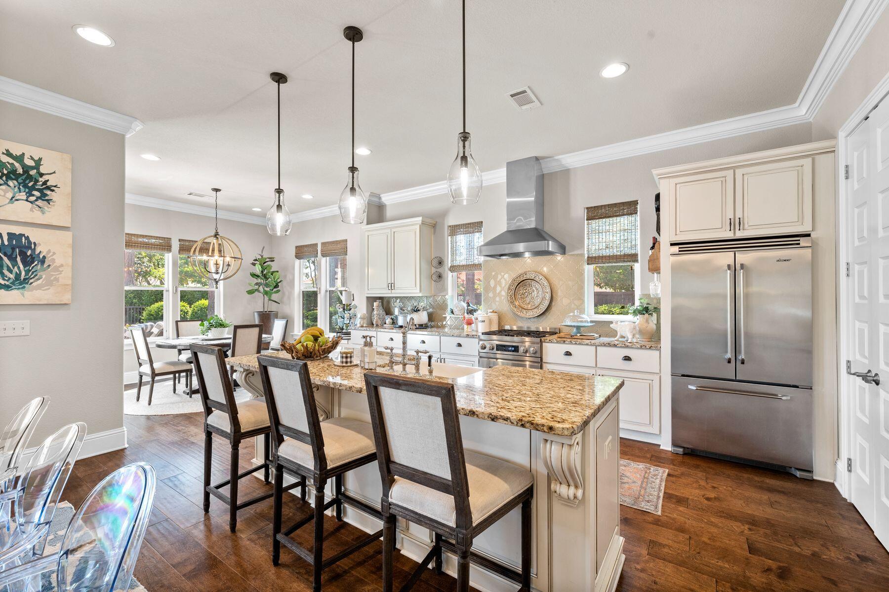 BAYTOWNE AVE EAST - Residential
