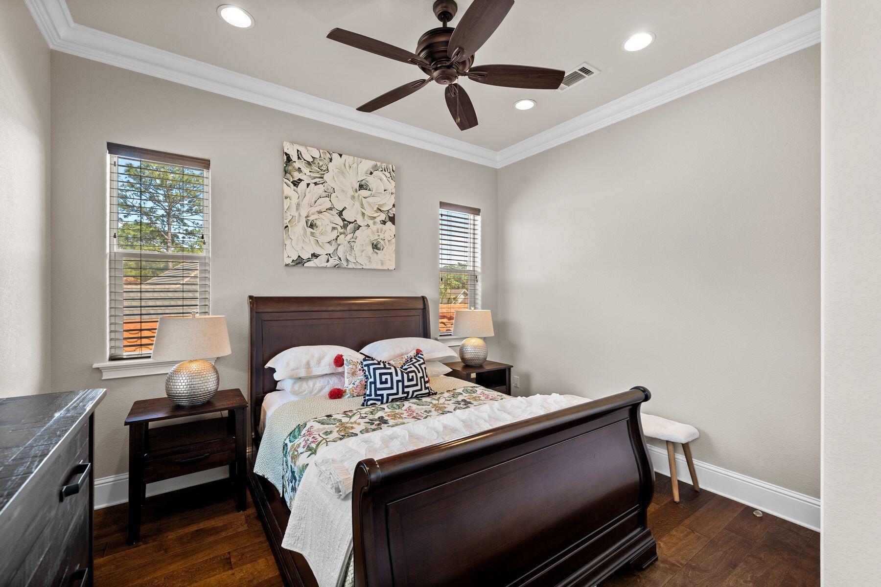 BAYTOWNE AVE EAST - Residential
