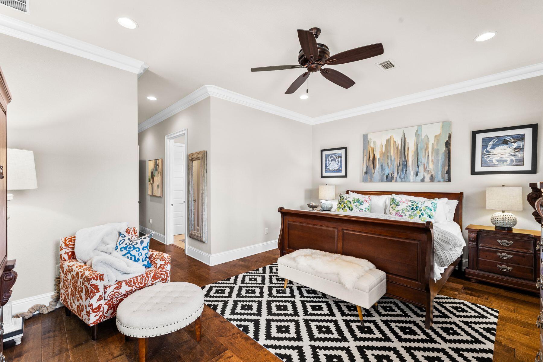 BAYTOWNE AVE EAST - Residential