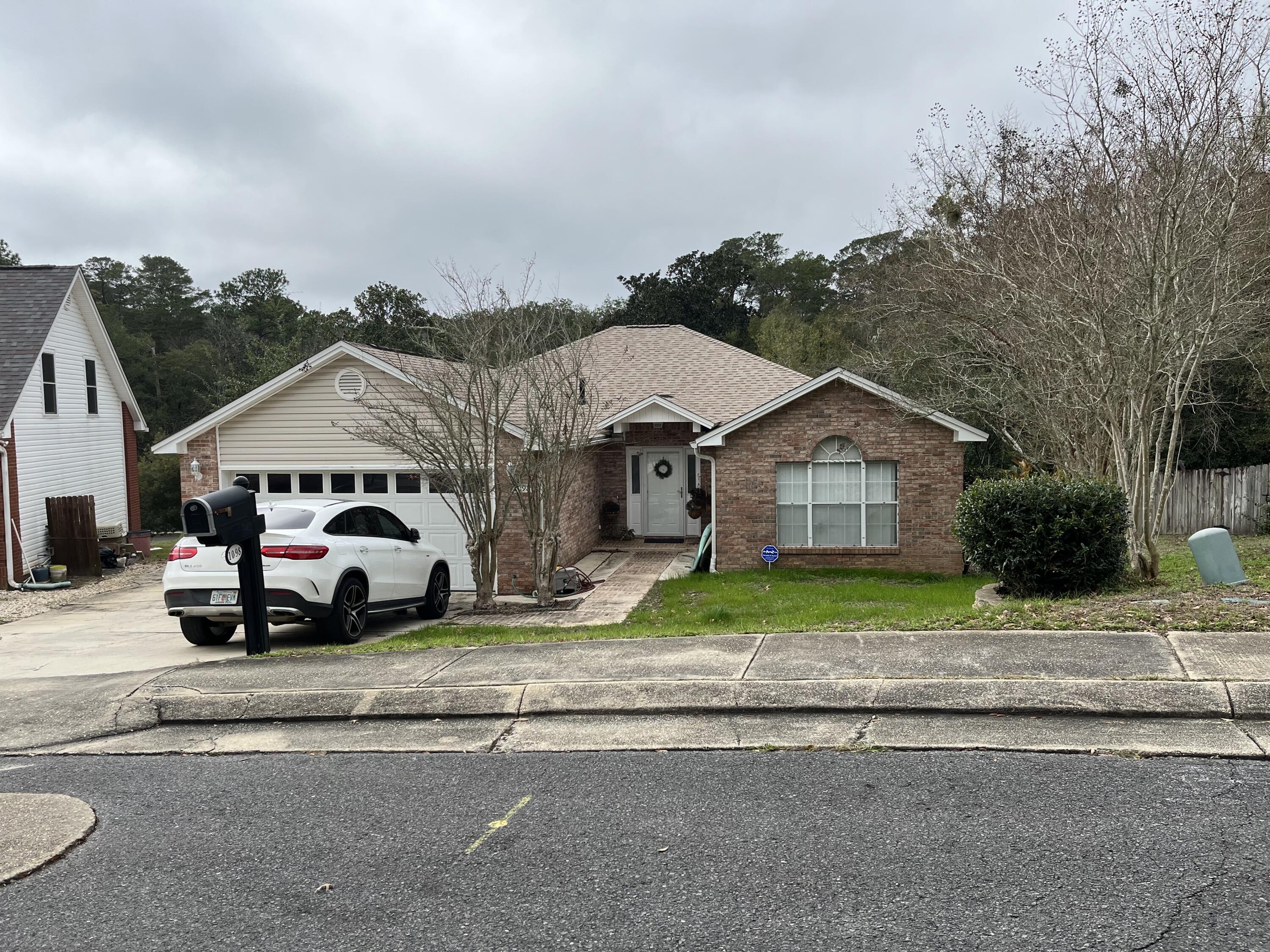 CREEKSIDE - Residential