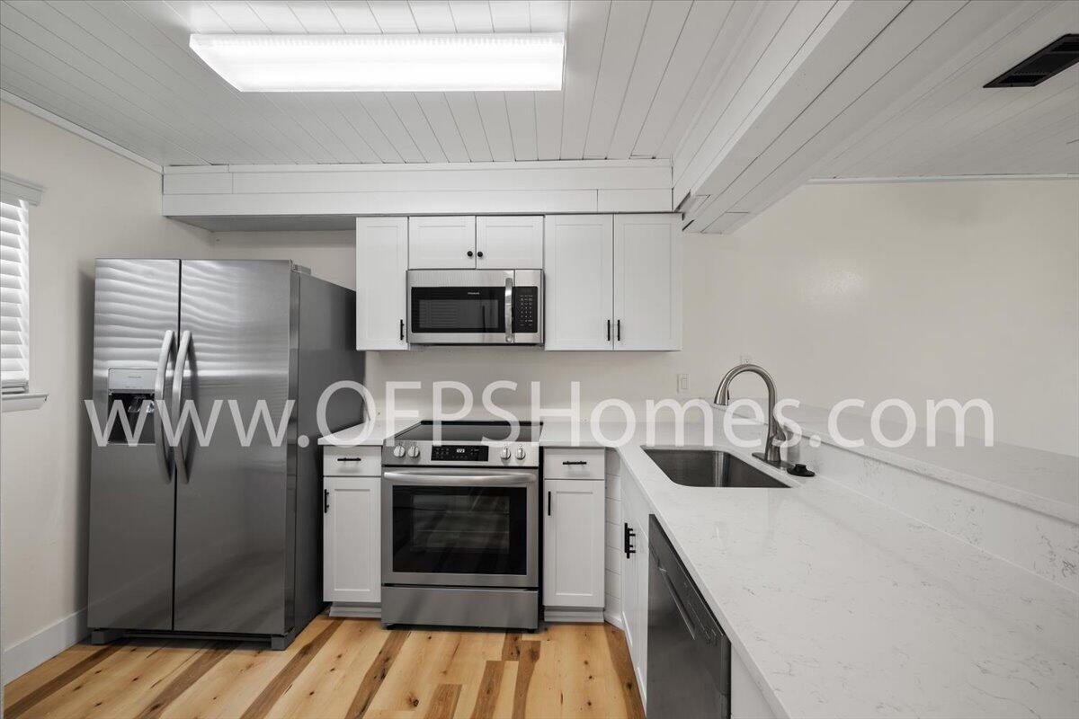 SUMMERHOUSE T/H - Residential Lease