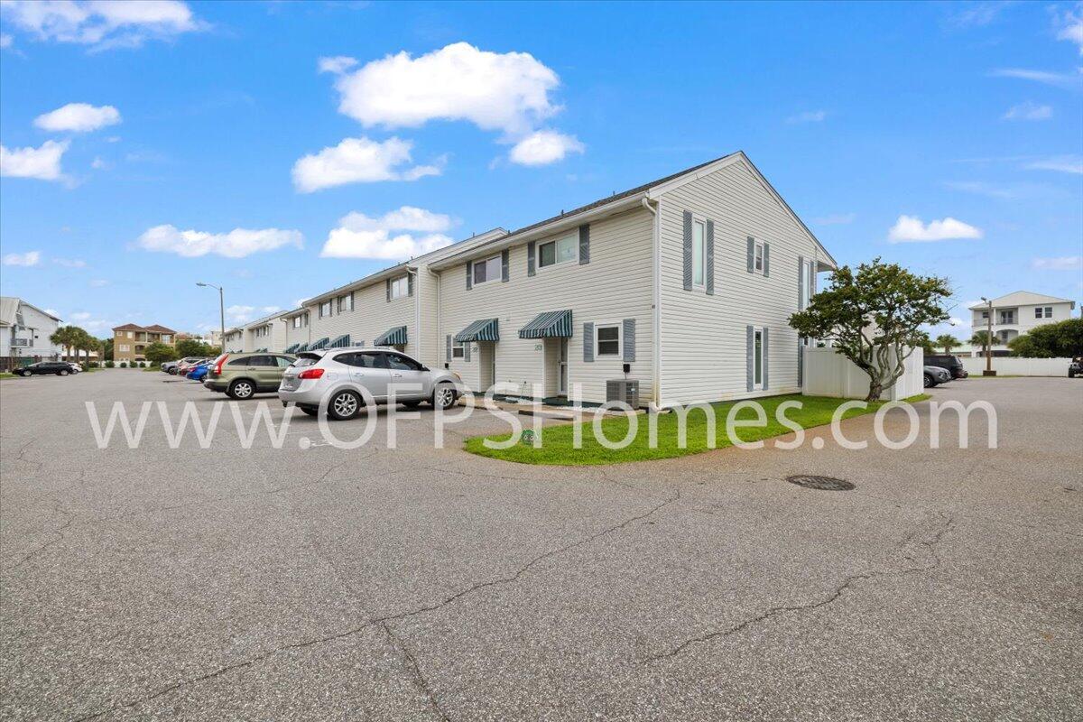 SUMMERHOUSE T/H - Residential Lease