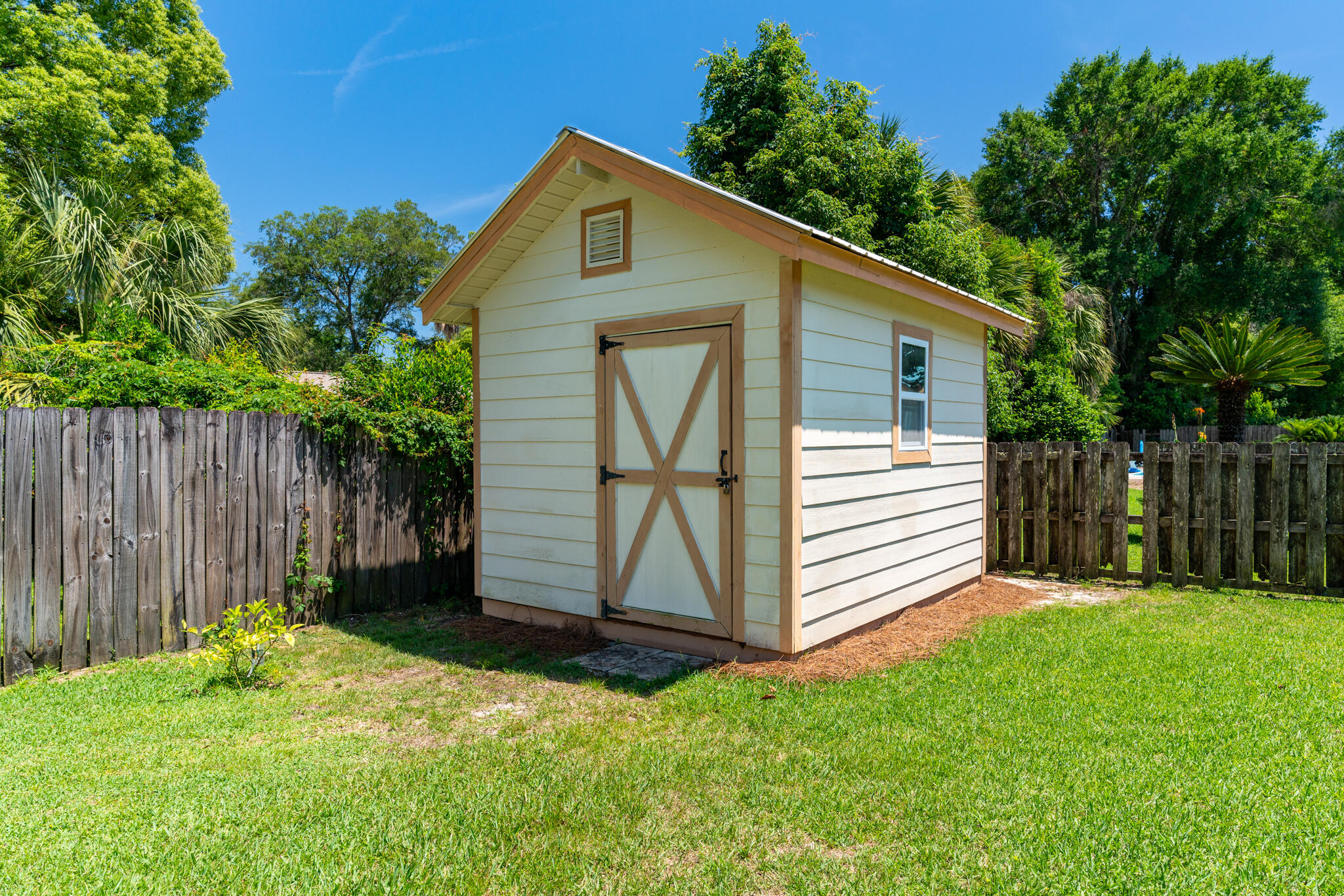 COUNTRY CLUB ESTATES 1ST ADDN - Residential