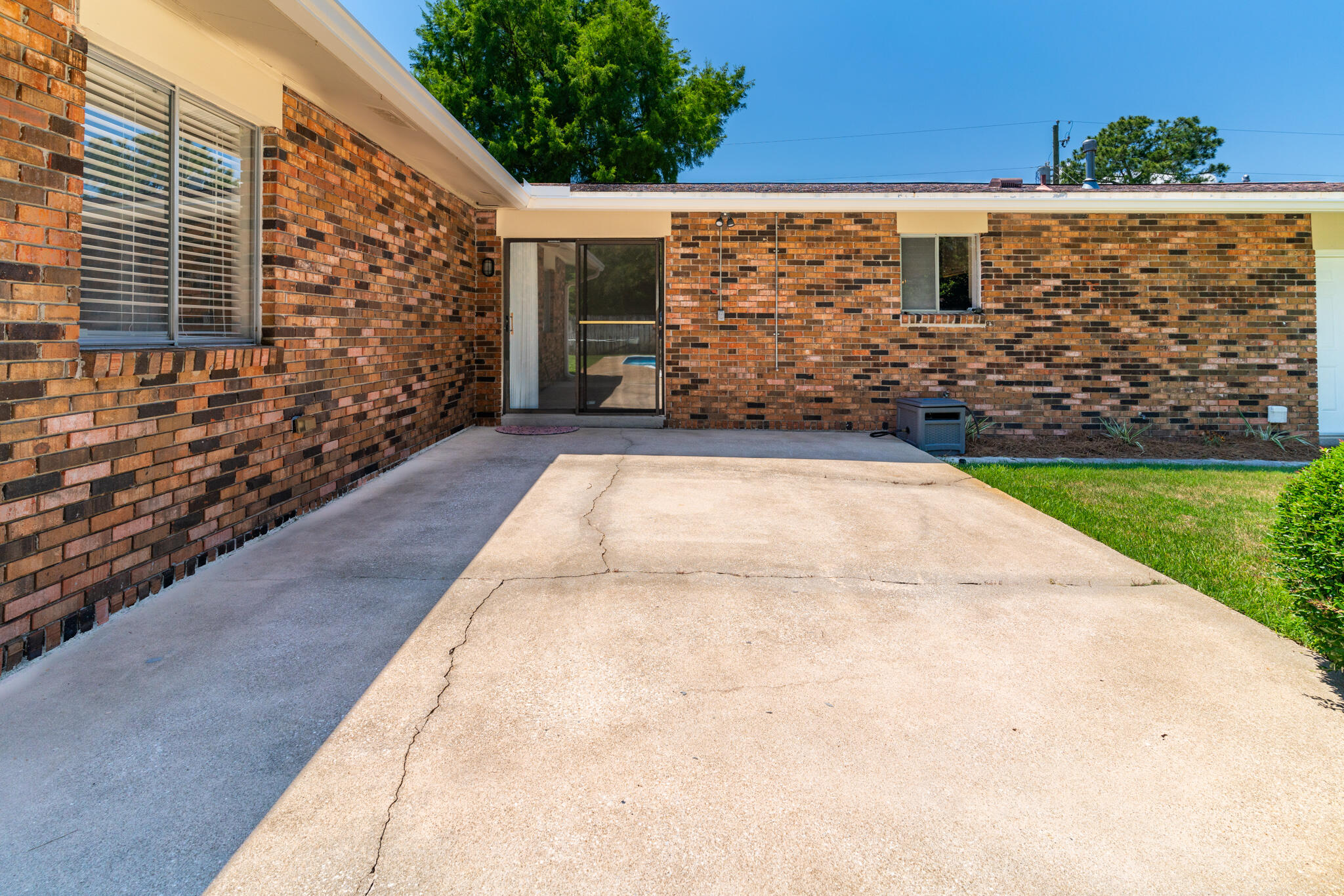 COUNTRY CLUB ESTATES 1ST ADDN - Residential