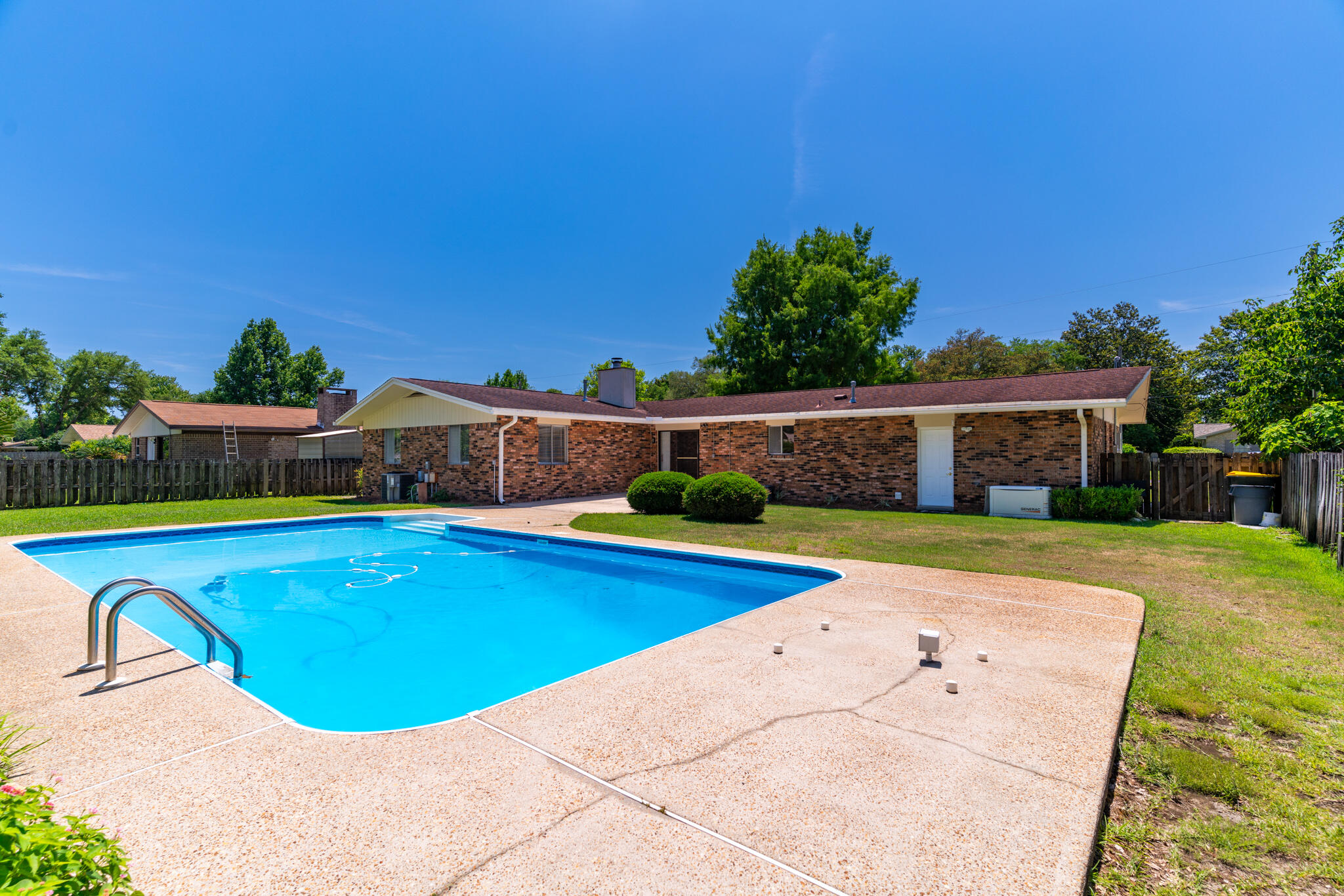 COUNTRY CLUB ESTATES 1ST ADDN - Residential