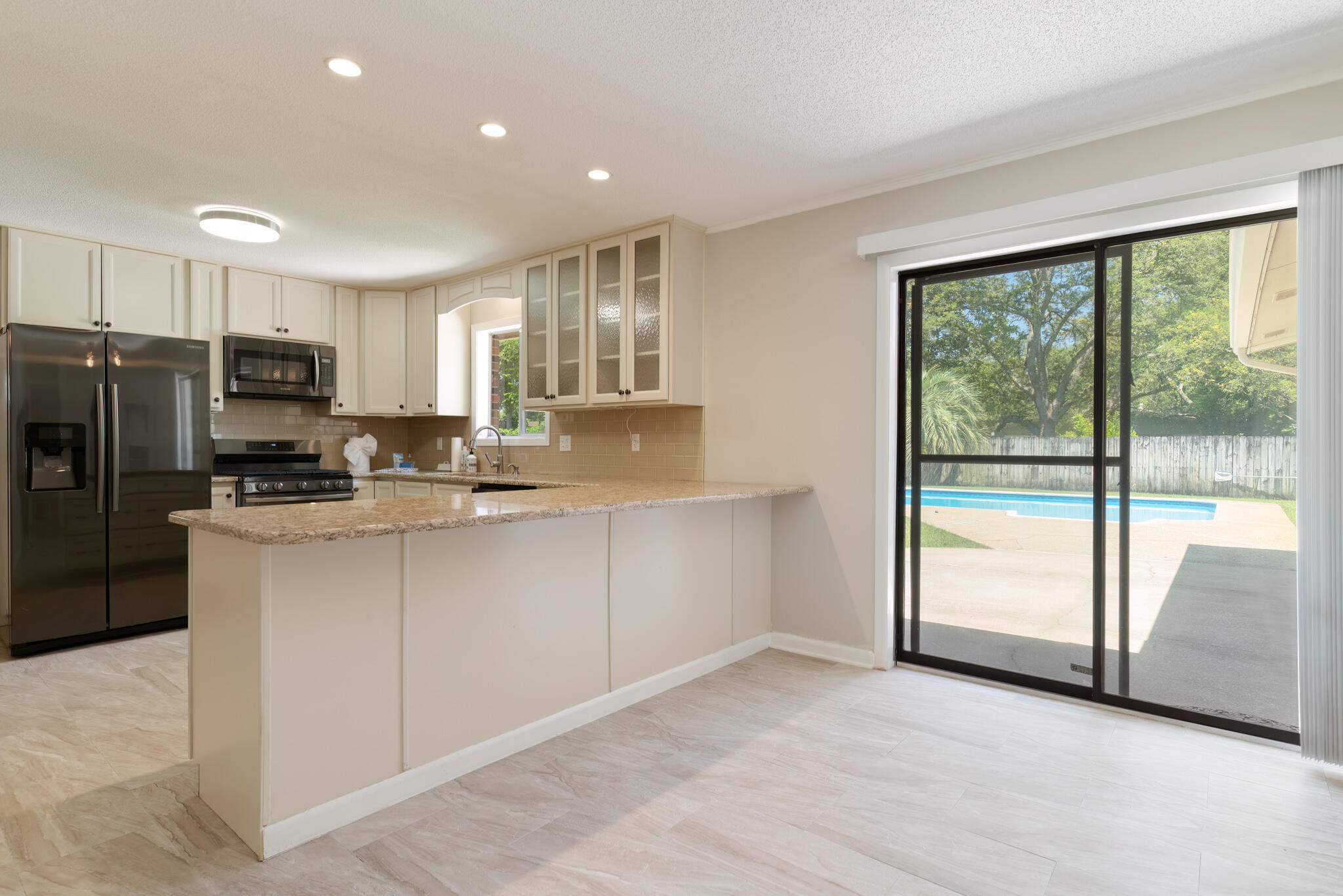 COUNTRY CLUB ESTATES 1ST ADDN - Residential