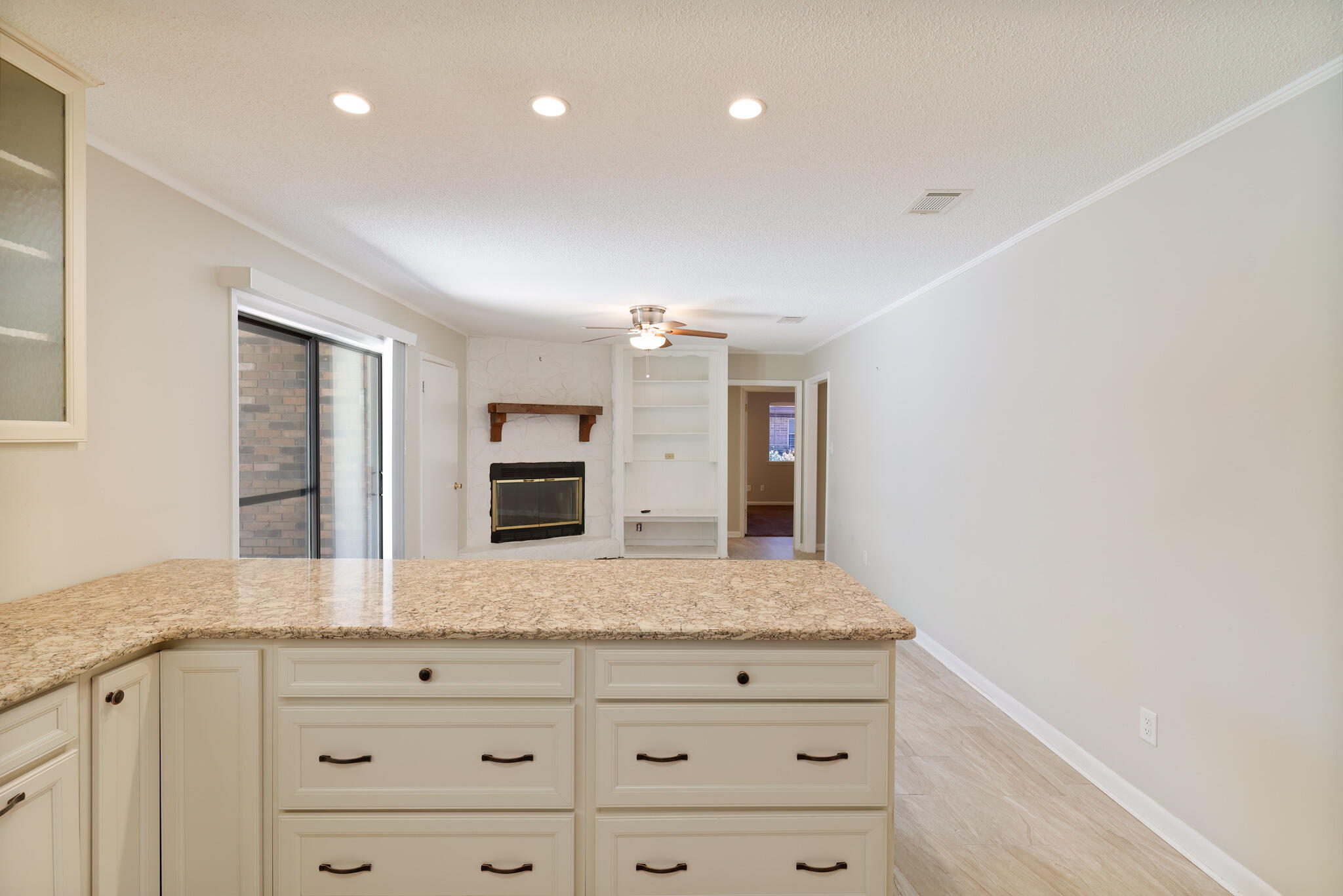 COUNTRY CLUB ESTATES 1ST ADDN - Residential