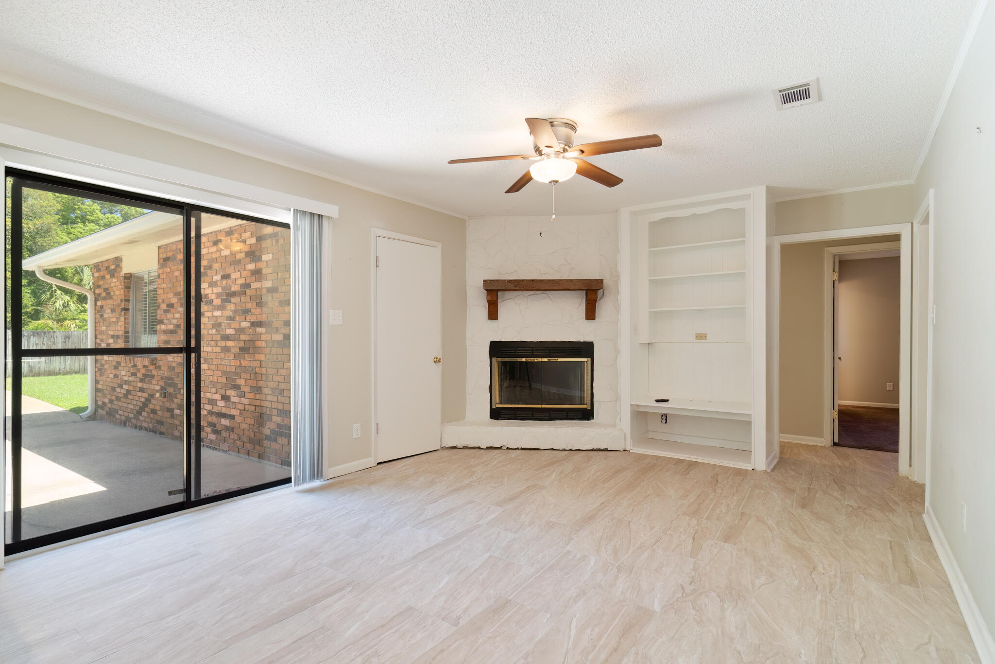 COUNTRY CLUB ESTATES 1ST ADDN - Residential