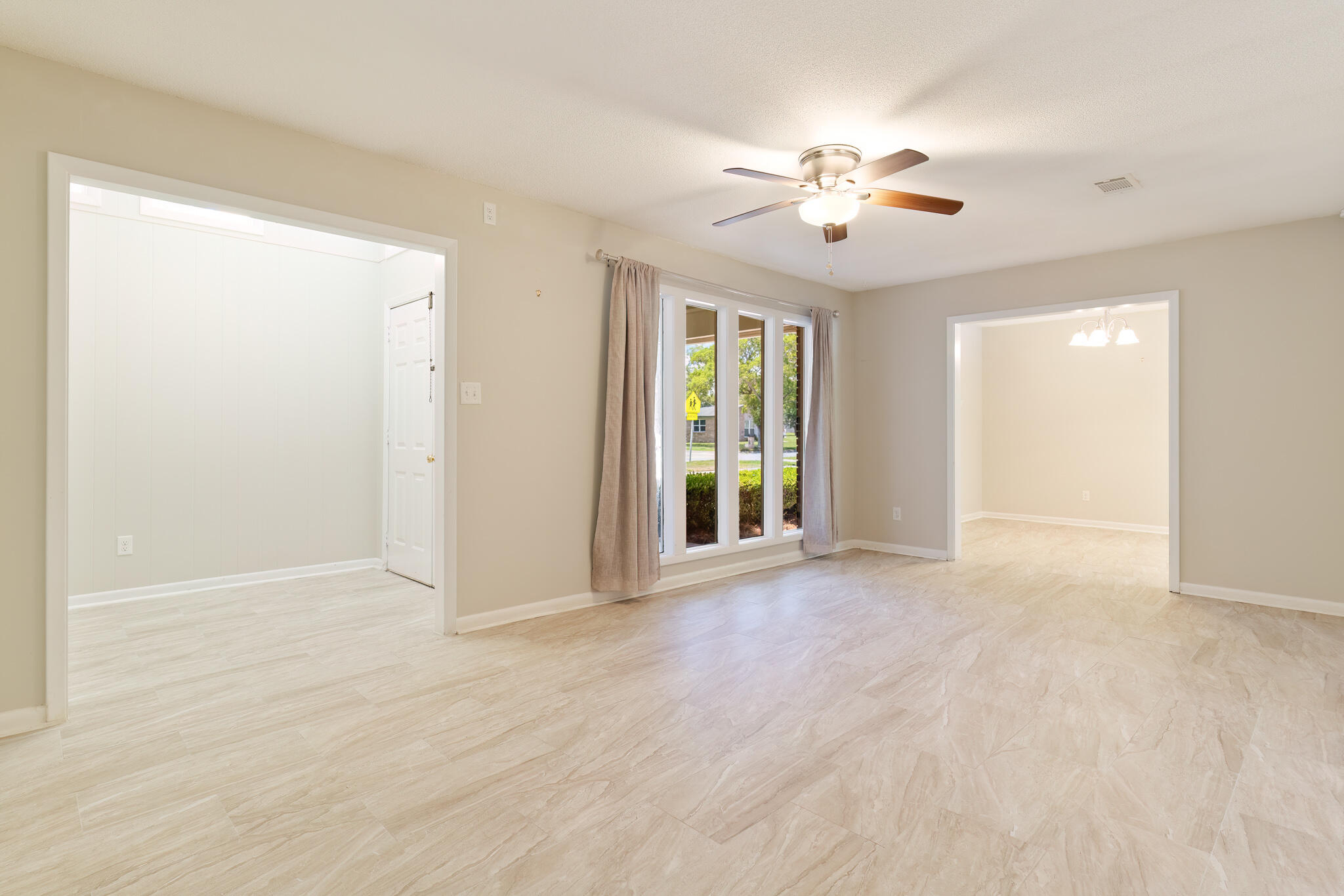 COUNTRY CLUB ESTATES 1ST ADDN - Residential