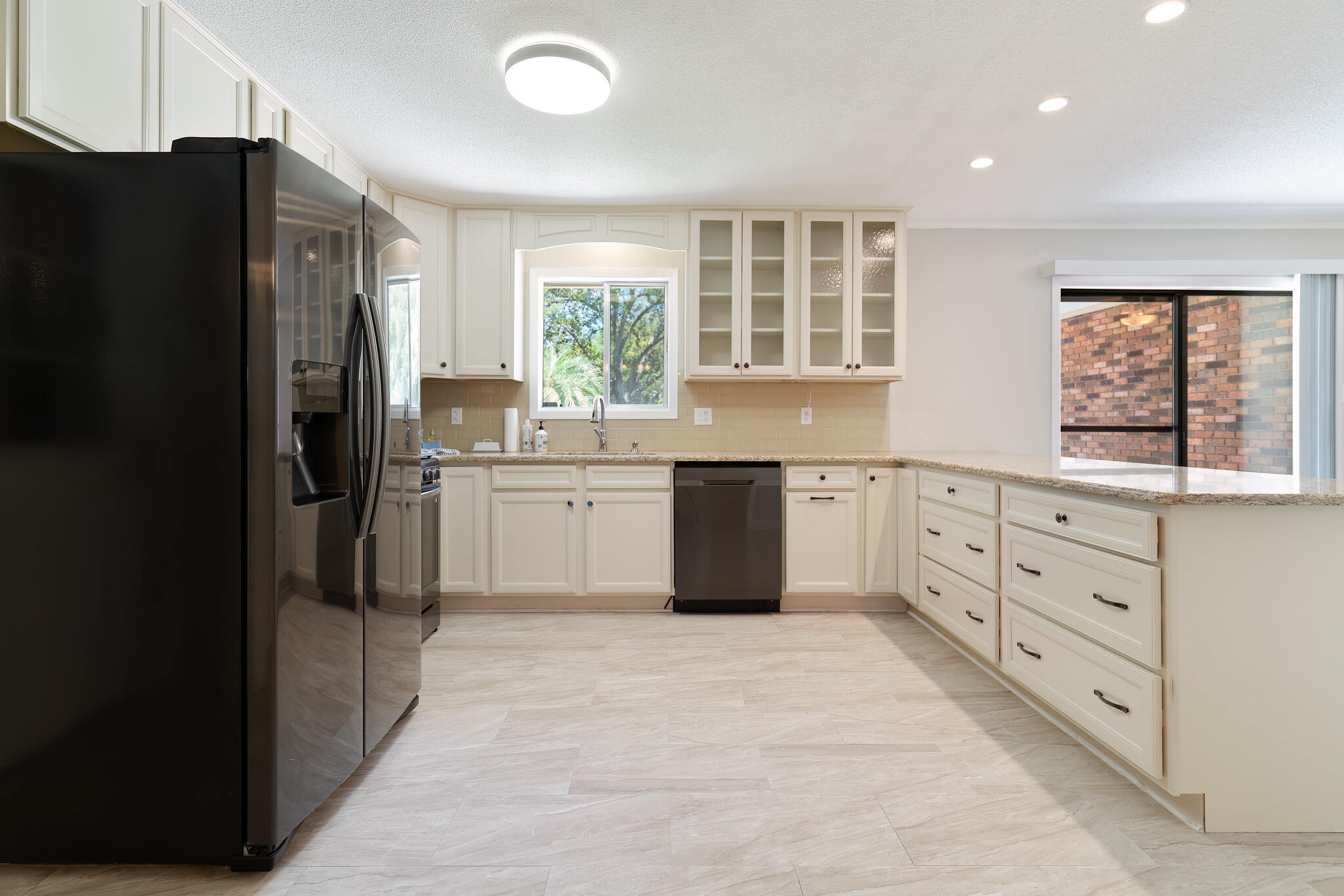 COUNTRY CLUB ESTATES 1ST ADDN - Residential