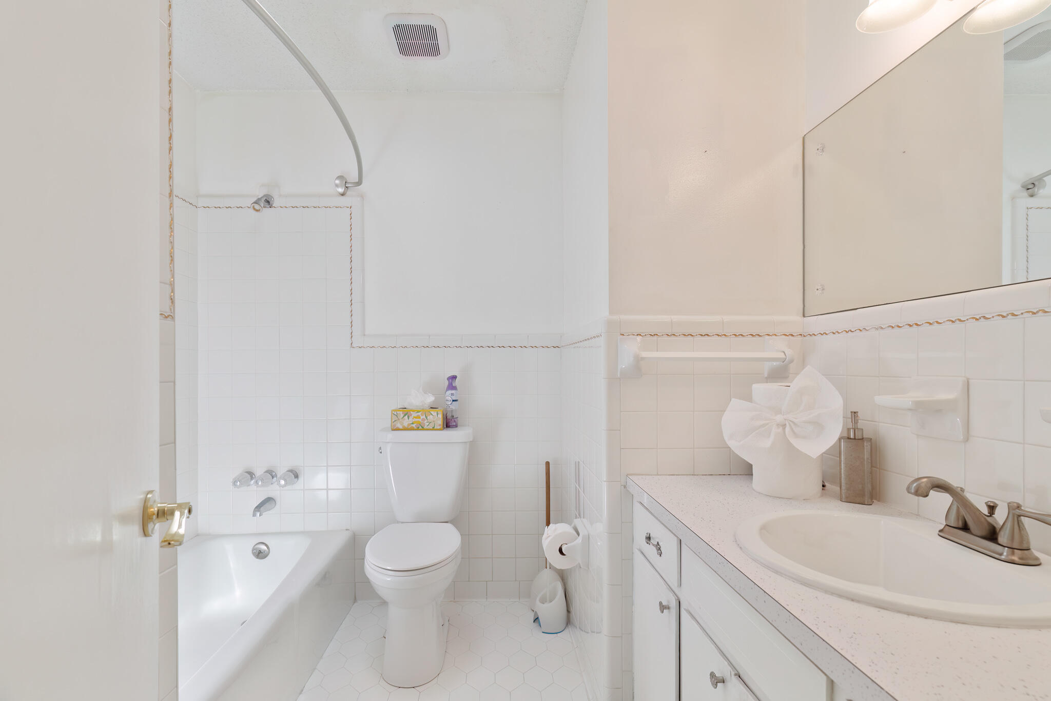 COUNTRY CLUB ESTATES 1ST ADDN - Residential