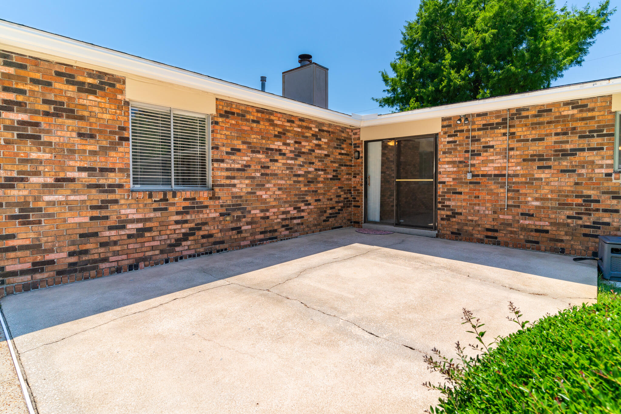 COUNTRY CLUB ESTATES 1ST ADDN - Residential