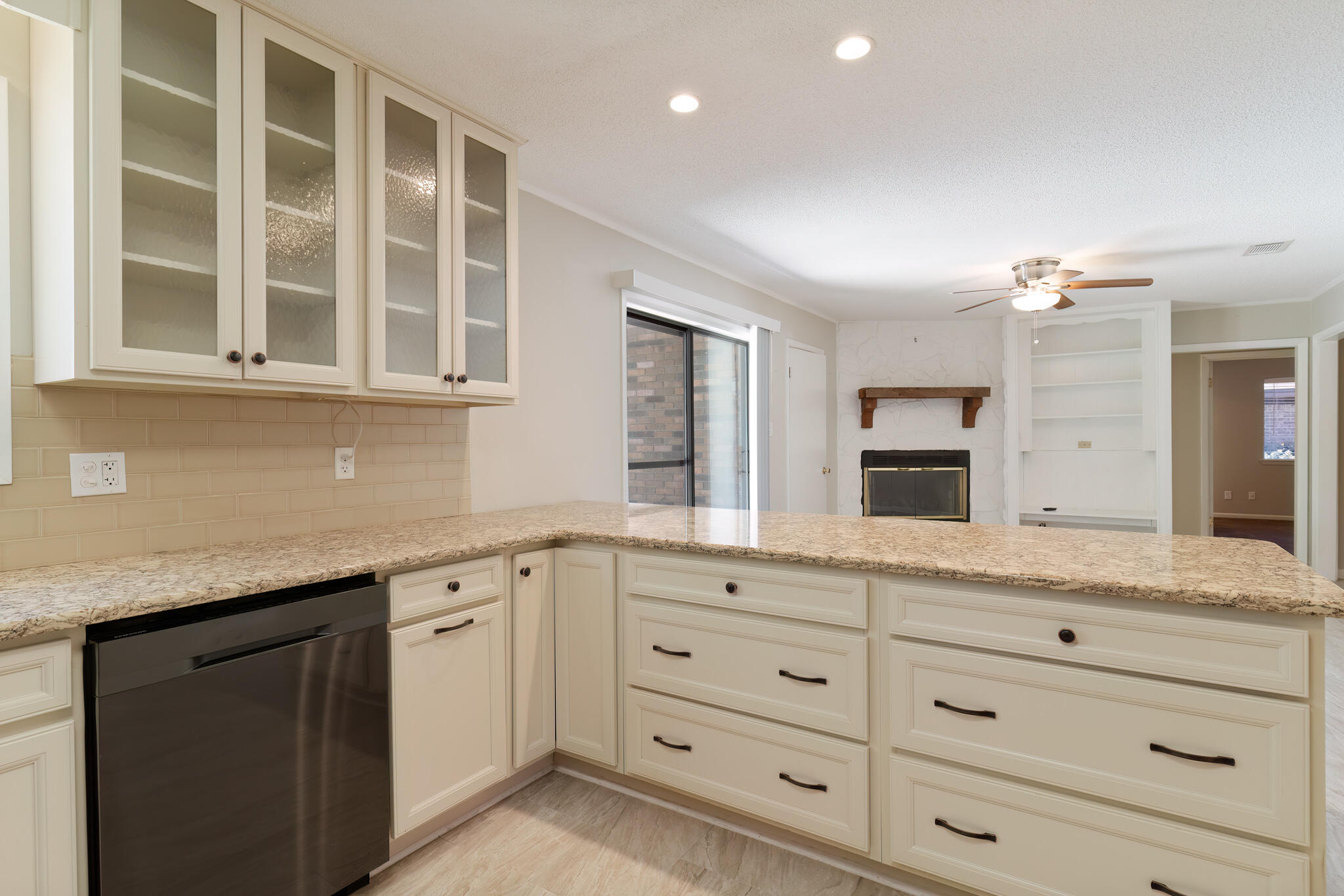 COUNTRY CLUB ESTATES 1ST ADDN - Residential