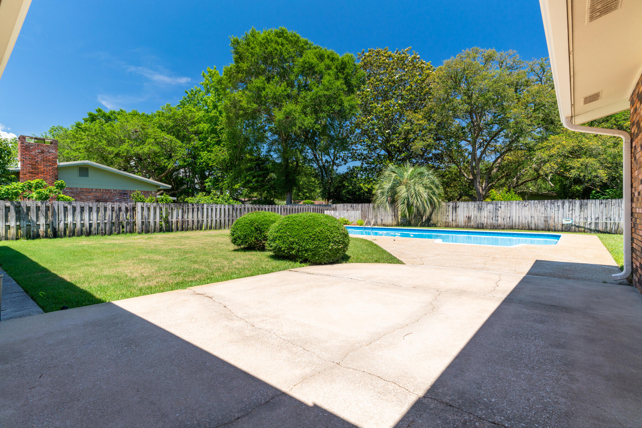 COUNTRY CLUB ESTATES 1ST ADDN - Residential