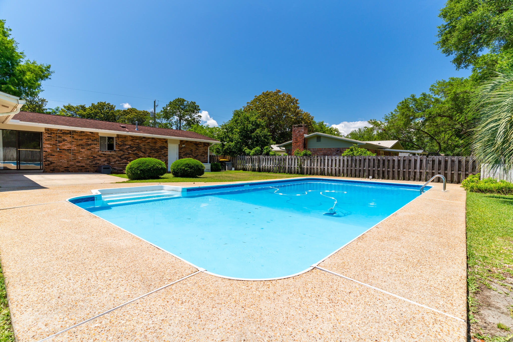 COUNTRY CLUB ESTATES 1ST ADDN - Residential