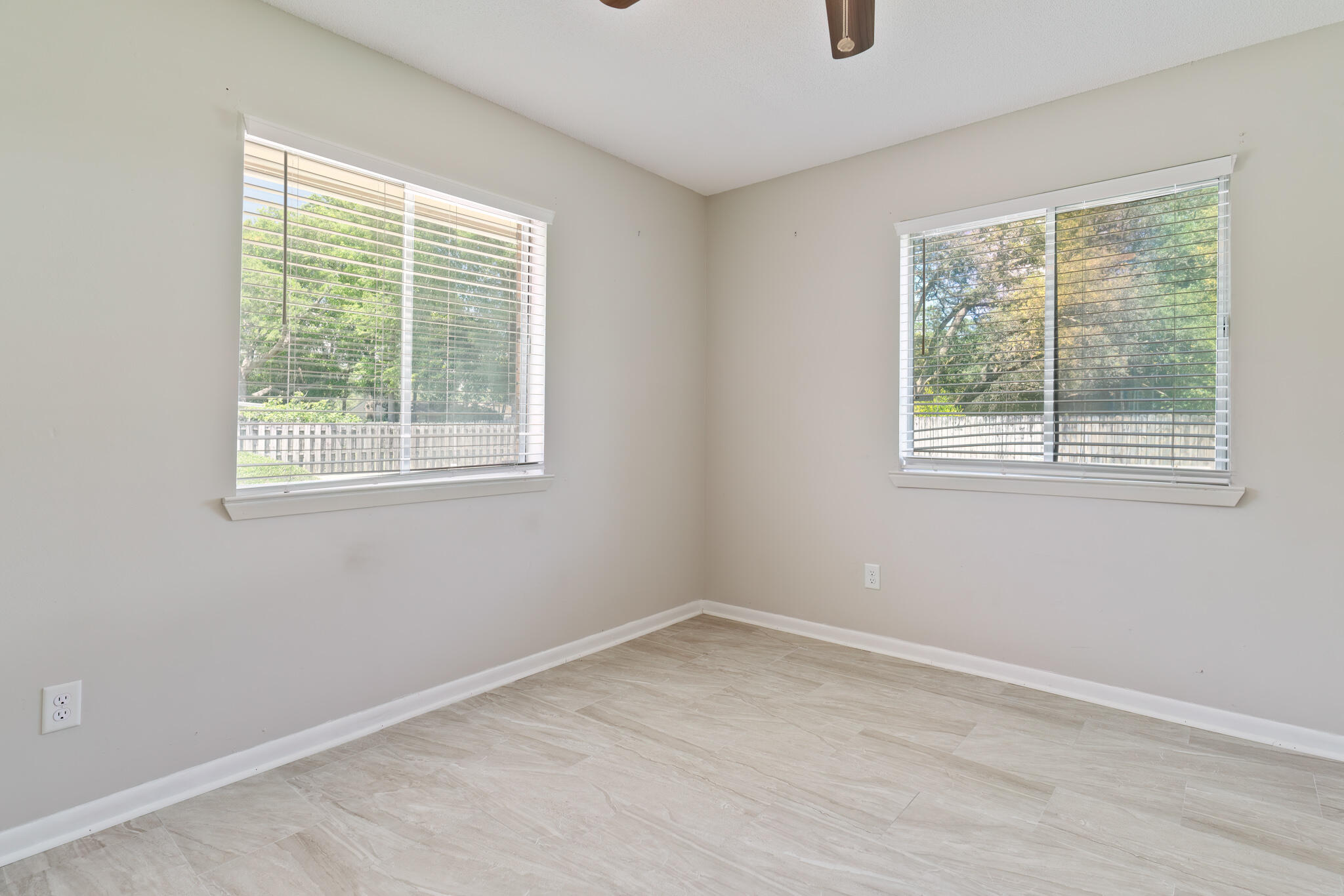 COUNTRY CLUB ESTATES 1ST ADDN - Residential