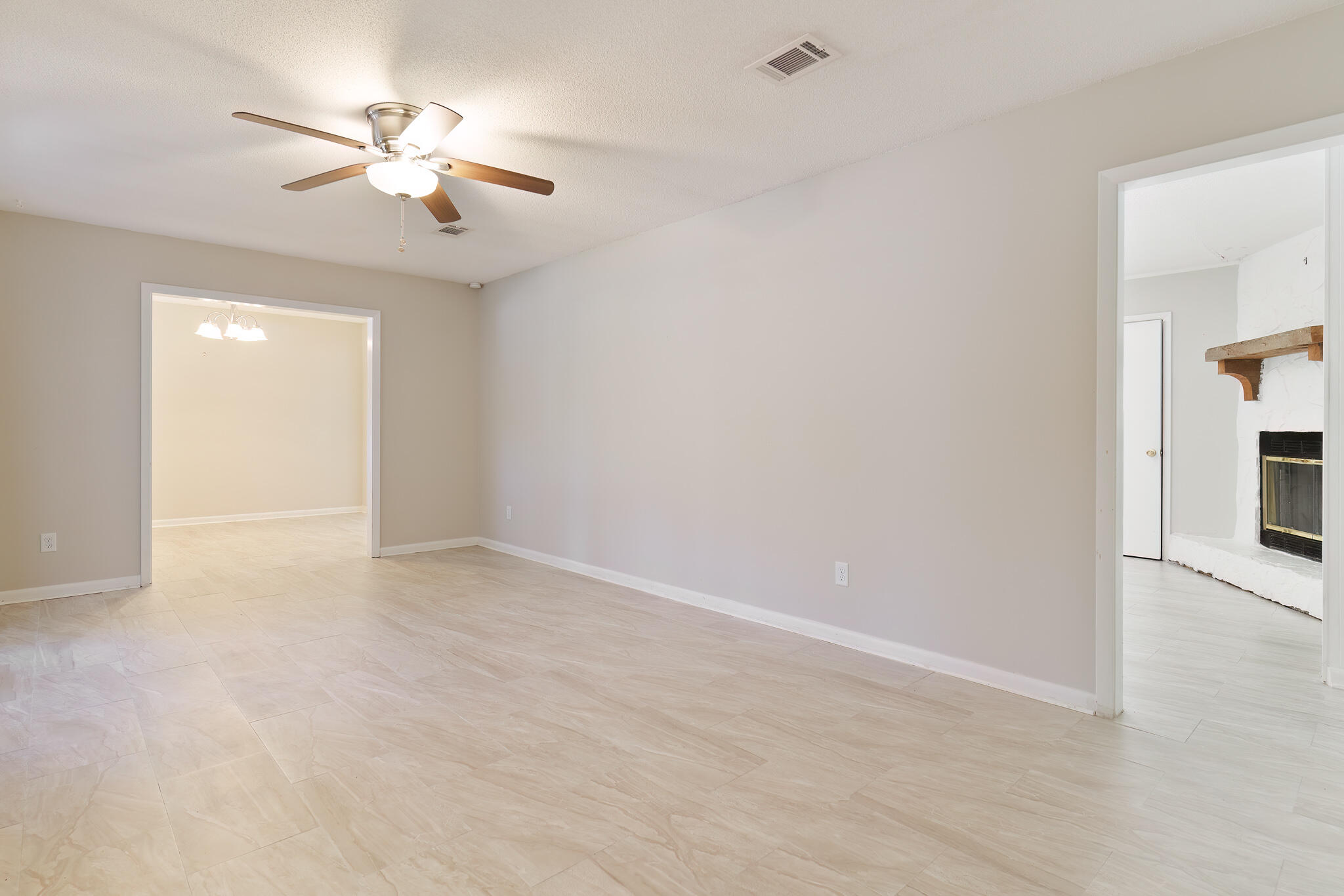 COUNTRY CLUB ESTATES 1ST ADDN - Residential